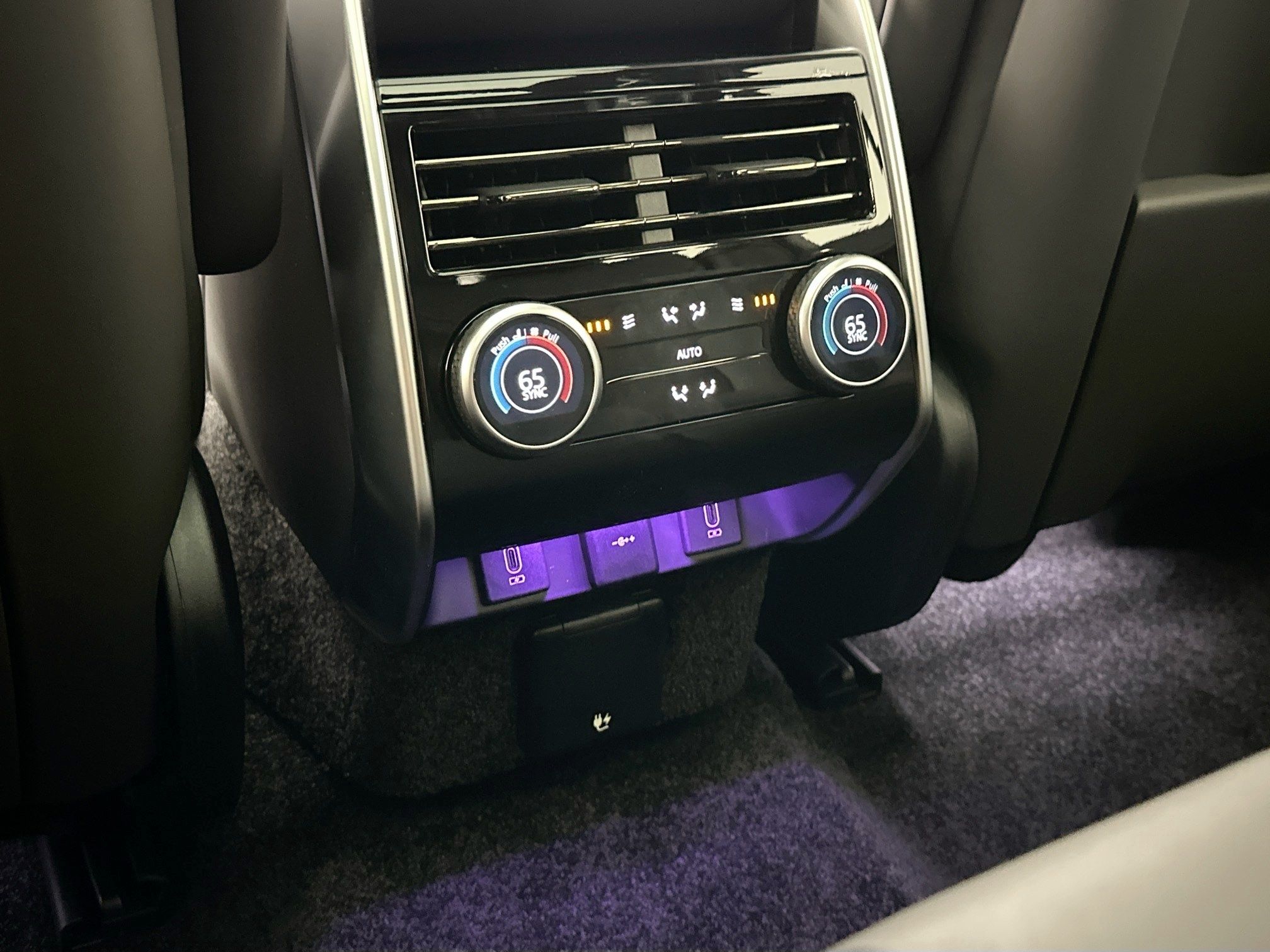 new 2026 Land Rover Range Rover car, priced at $132,165