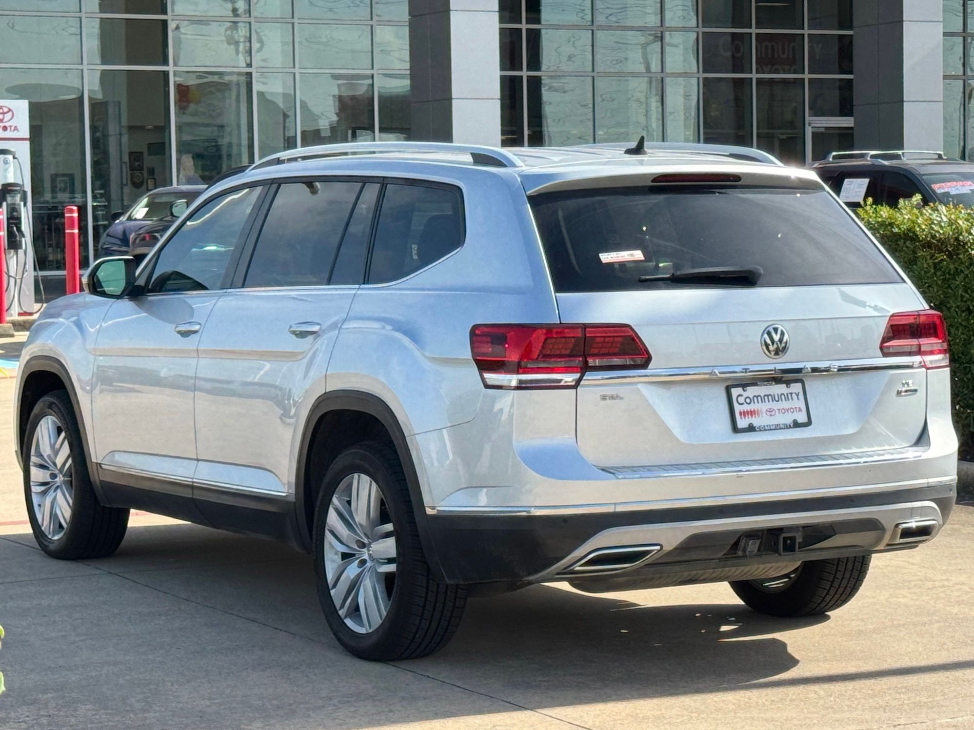2019 Volkswagen Atlas SEL Silver at Community Kia