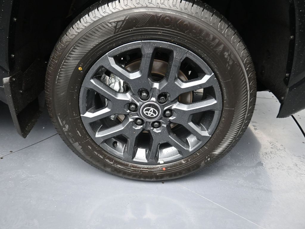 2026 Toyota Tundra Platinum - 4