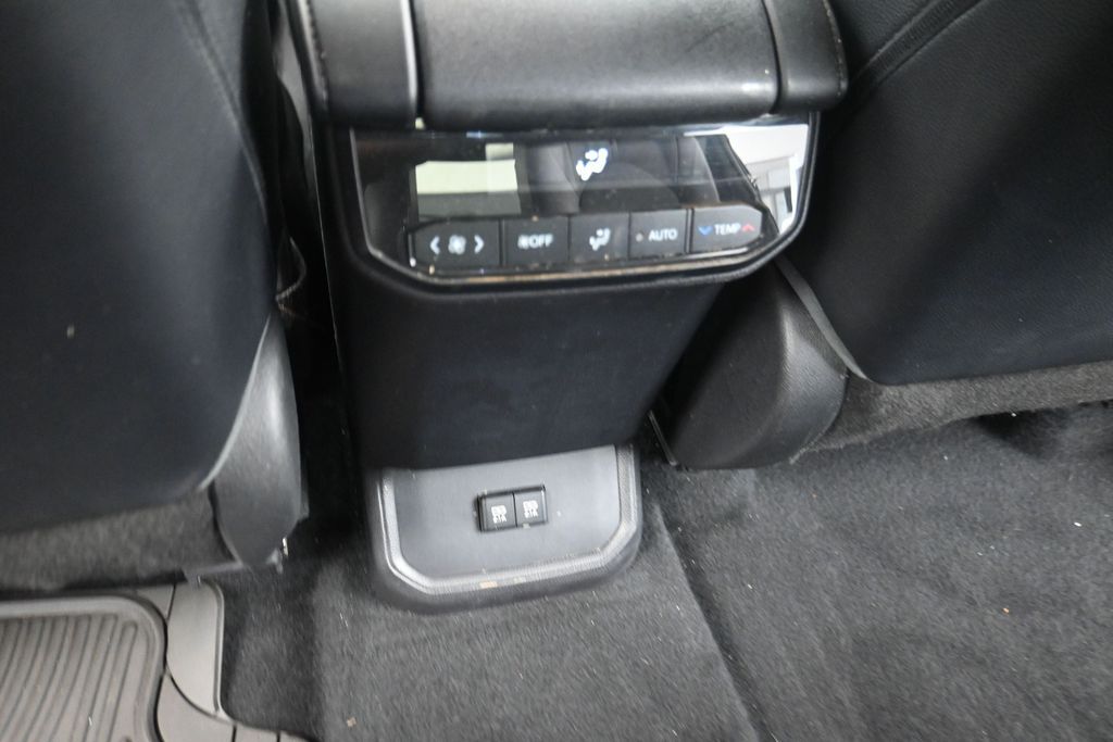 2020 Toyota Highlander XLE Black at Emmons Autoplex