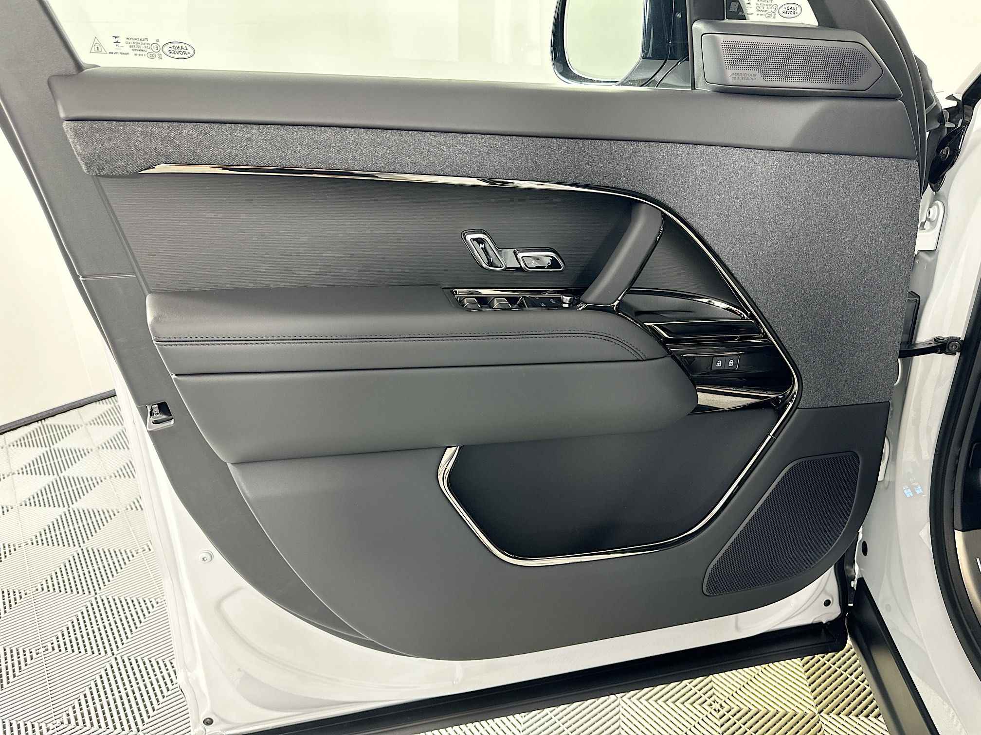 new 2026 Land Rover Range Rover Sport car, priced at $102,670