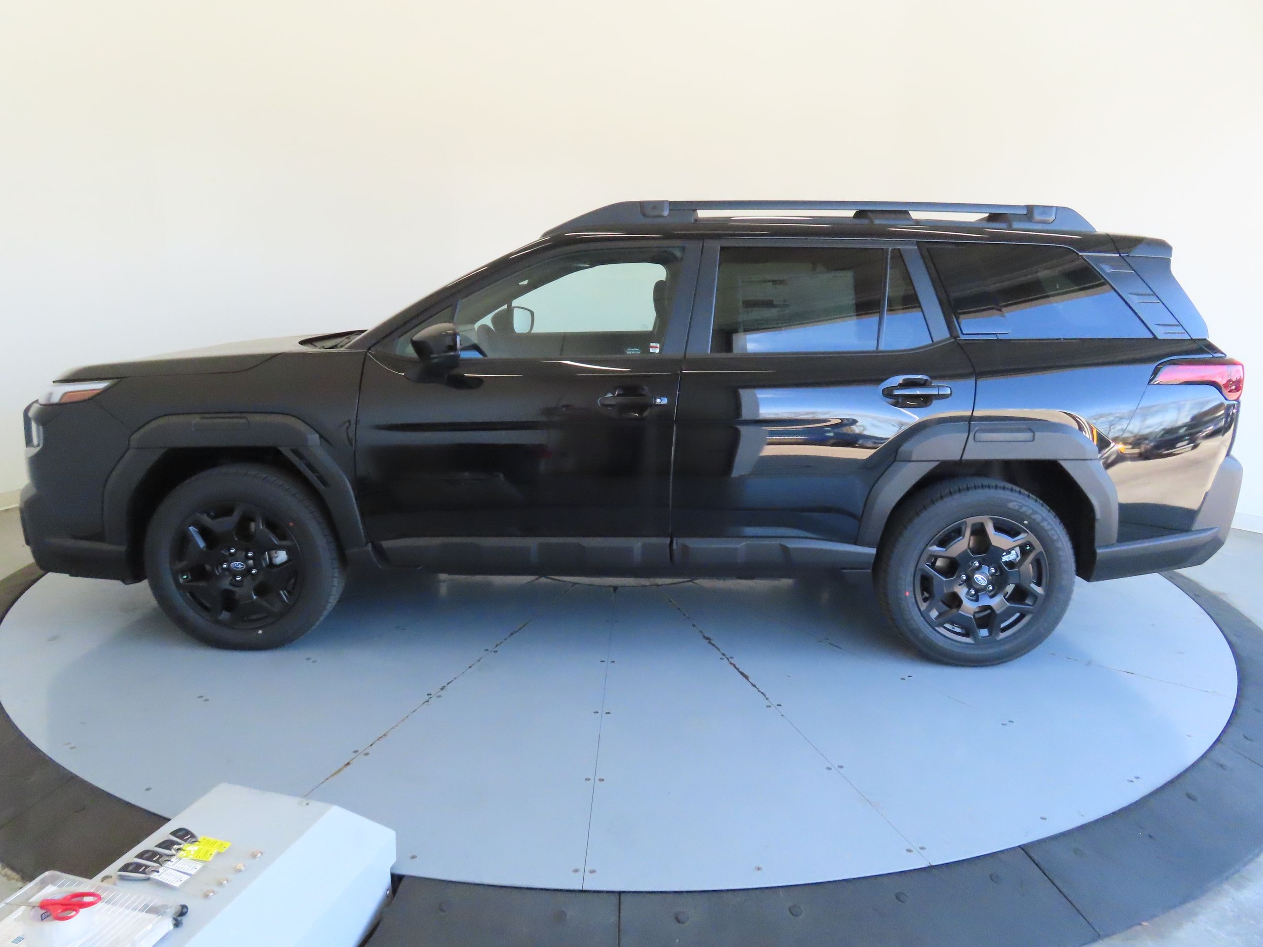 View vehicle photo 7