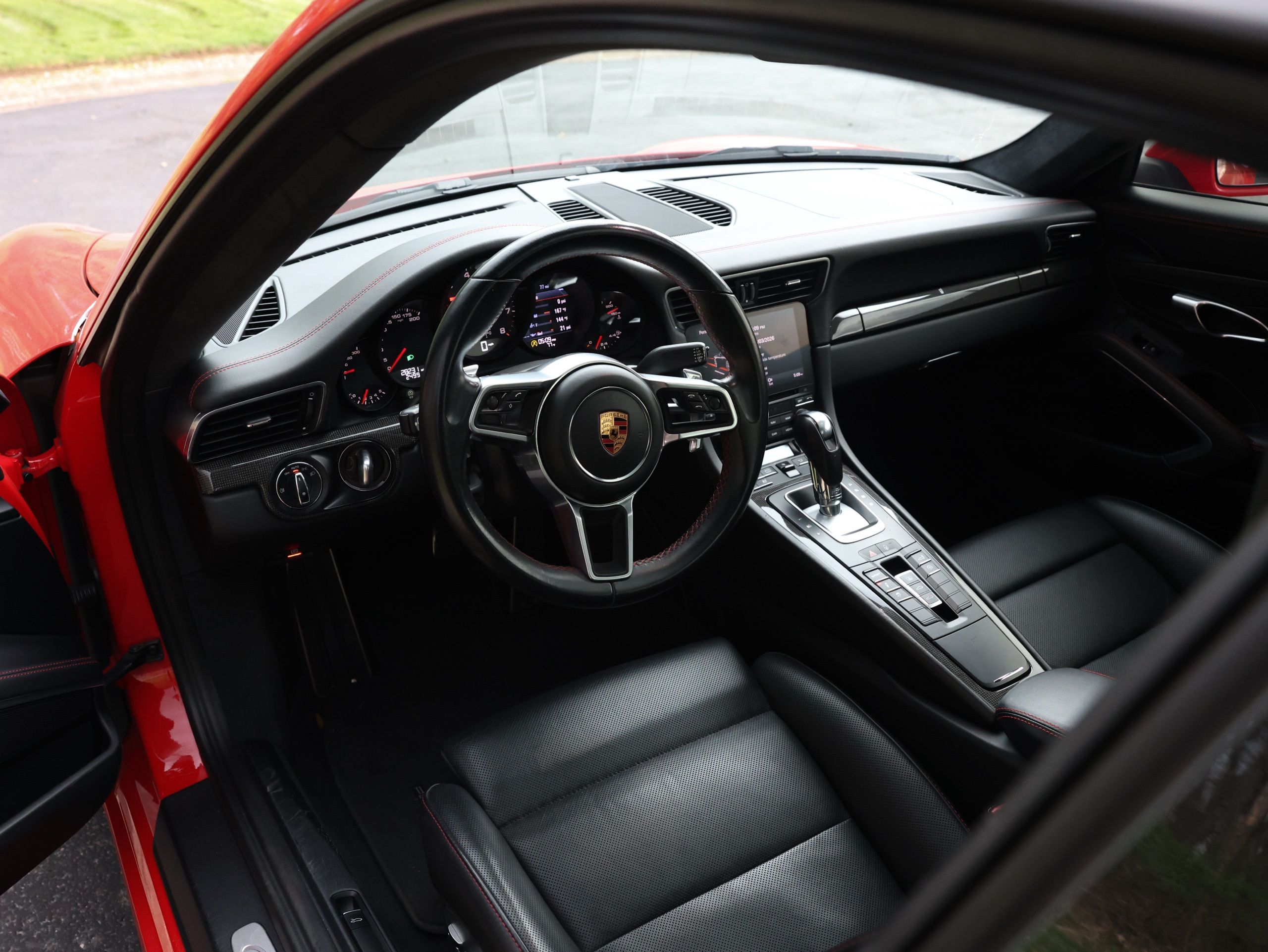 View vehicle photo 3