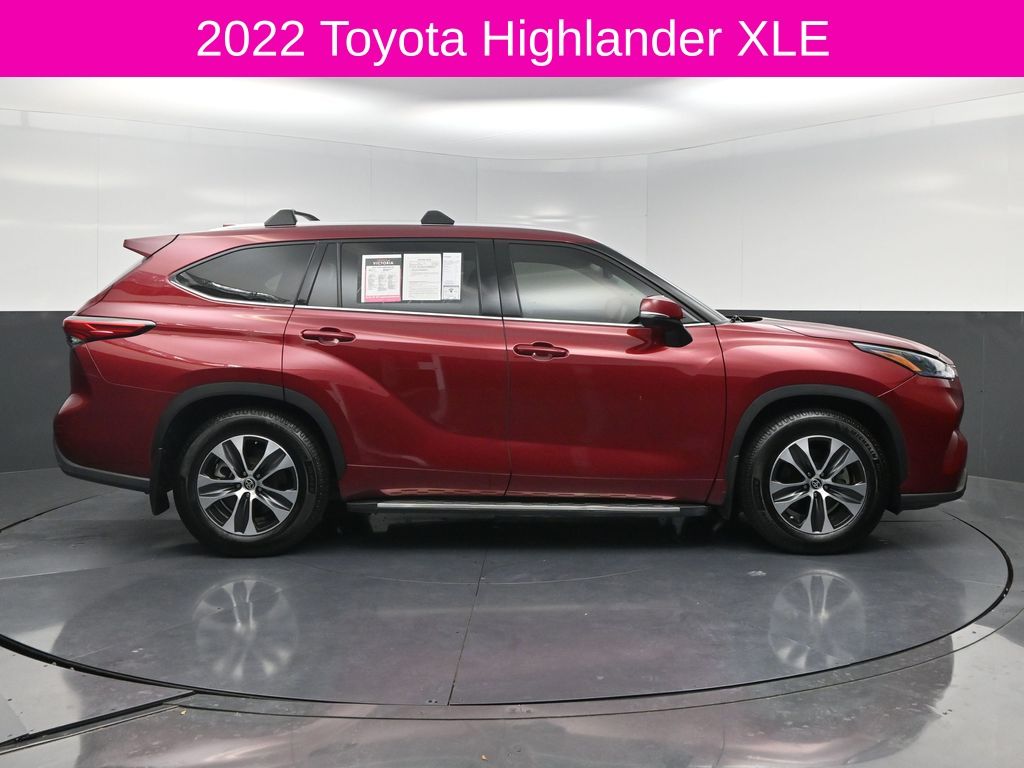2022 Toyota Highlander XLE Red at Victoria Chrysler Dodge Jeep Ram