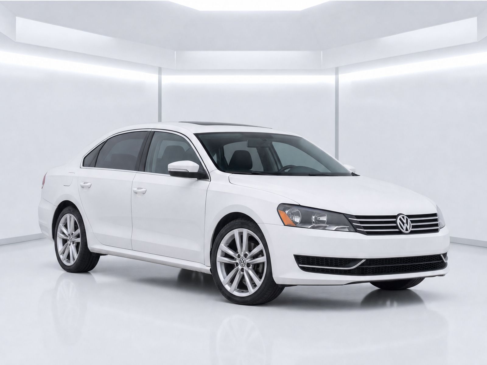 Used 2014 Volkswagen Passat SE with VIN 1VWBP7A38EC008484 for sale in Jacksonville, FL