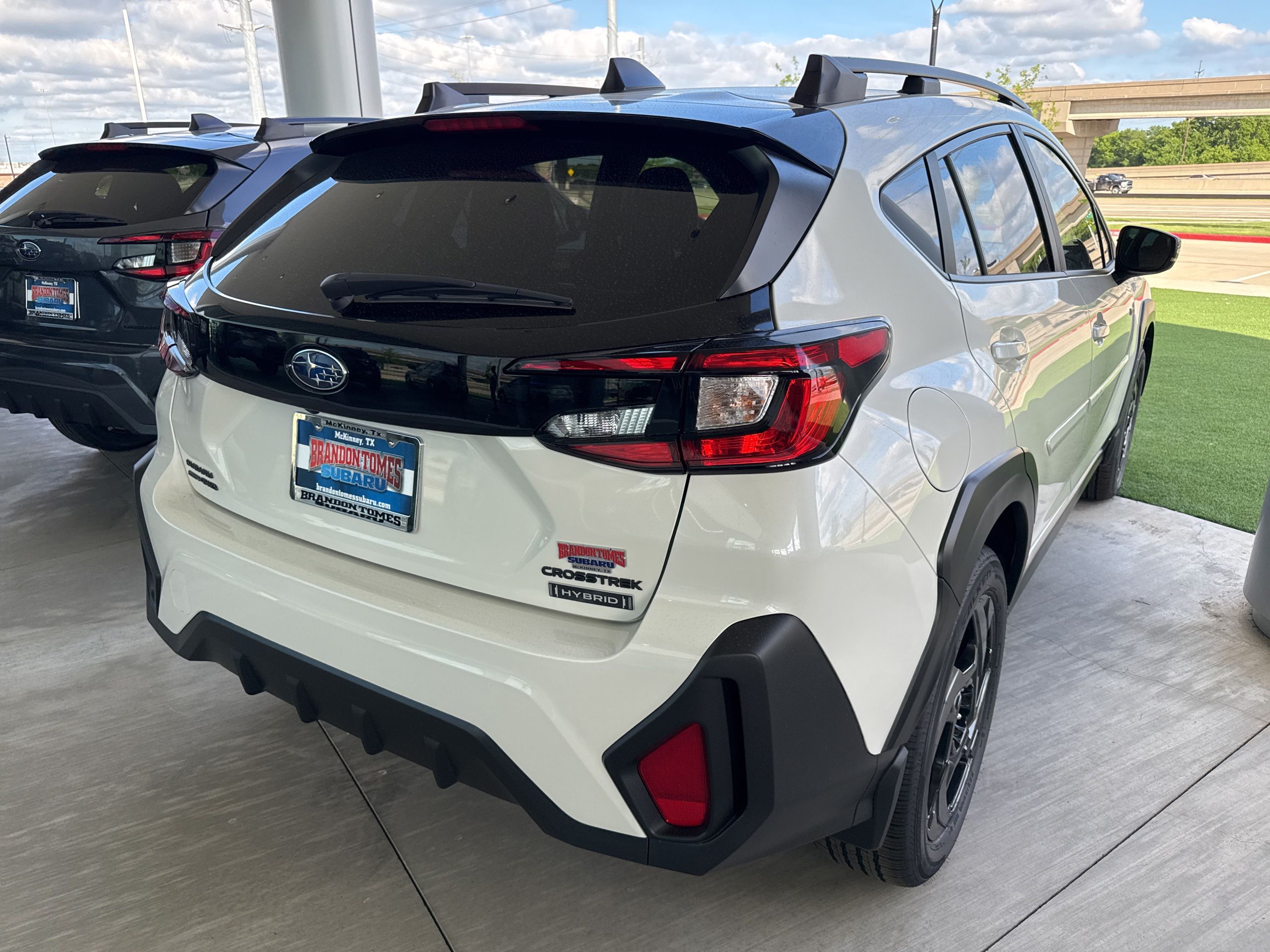 View vehicle photo 2