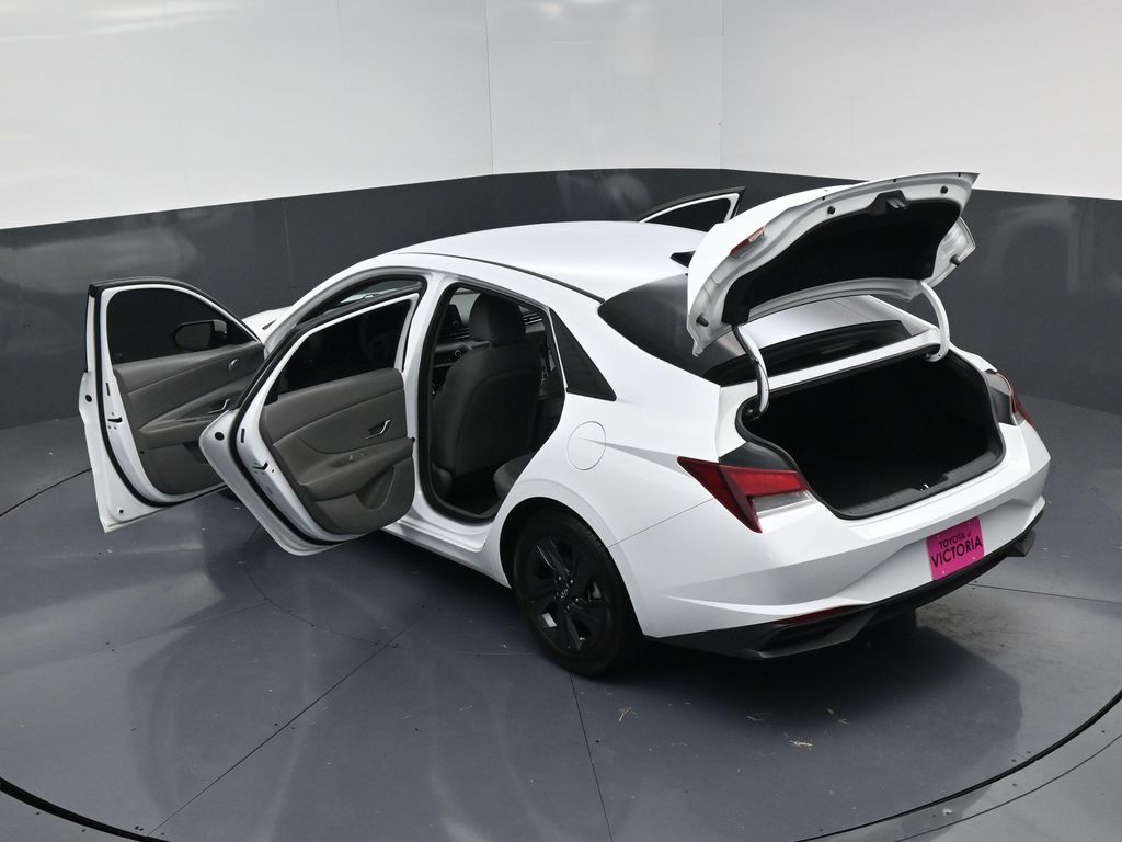 2021 Hyundai Elantra SEL White at Durrett Motor Company