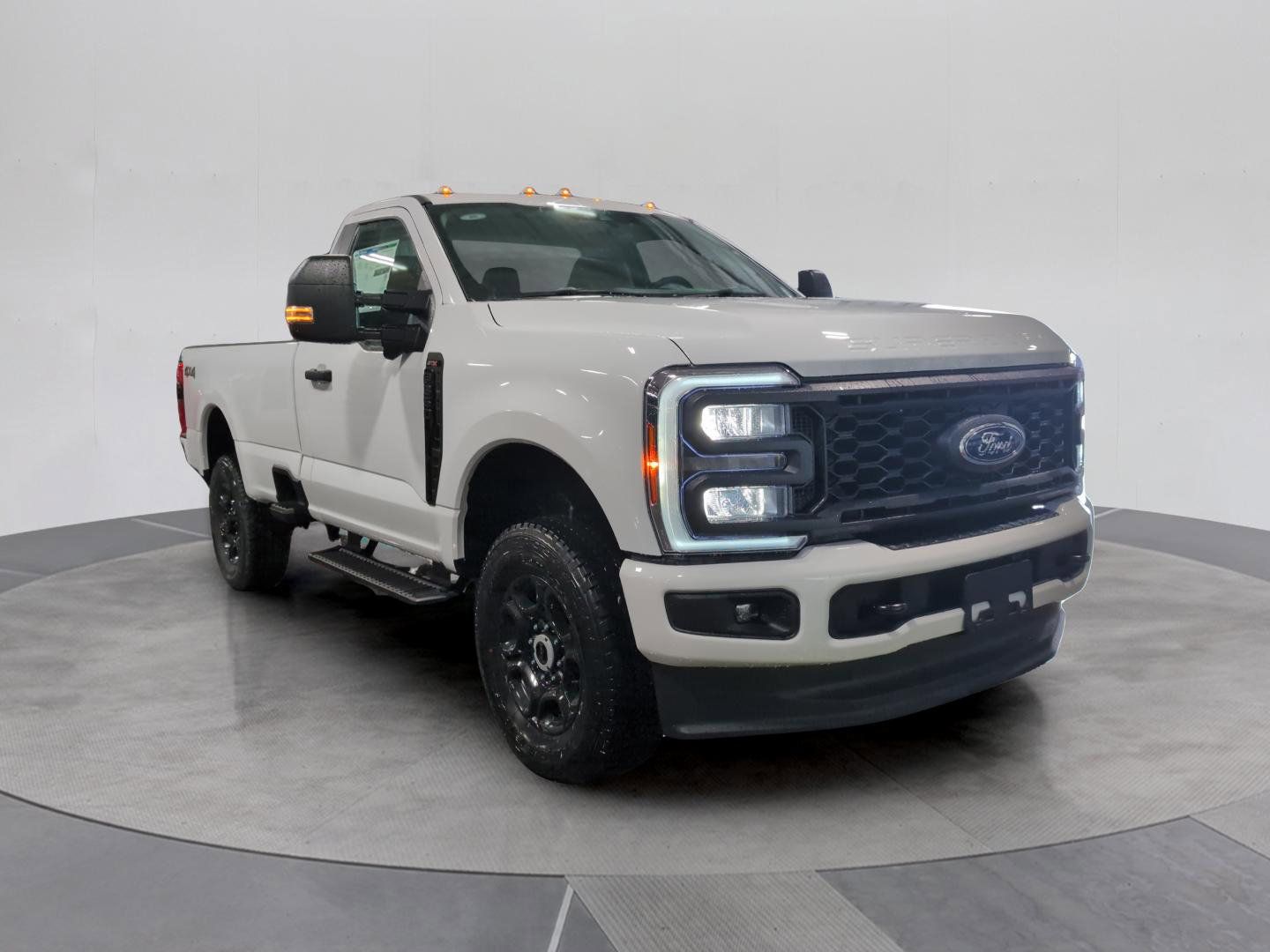 2026 Ford F-350 Super Duty XL - Photo 9