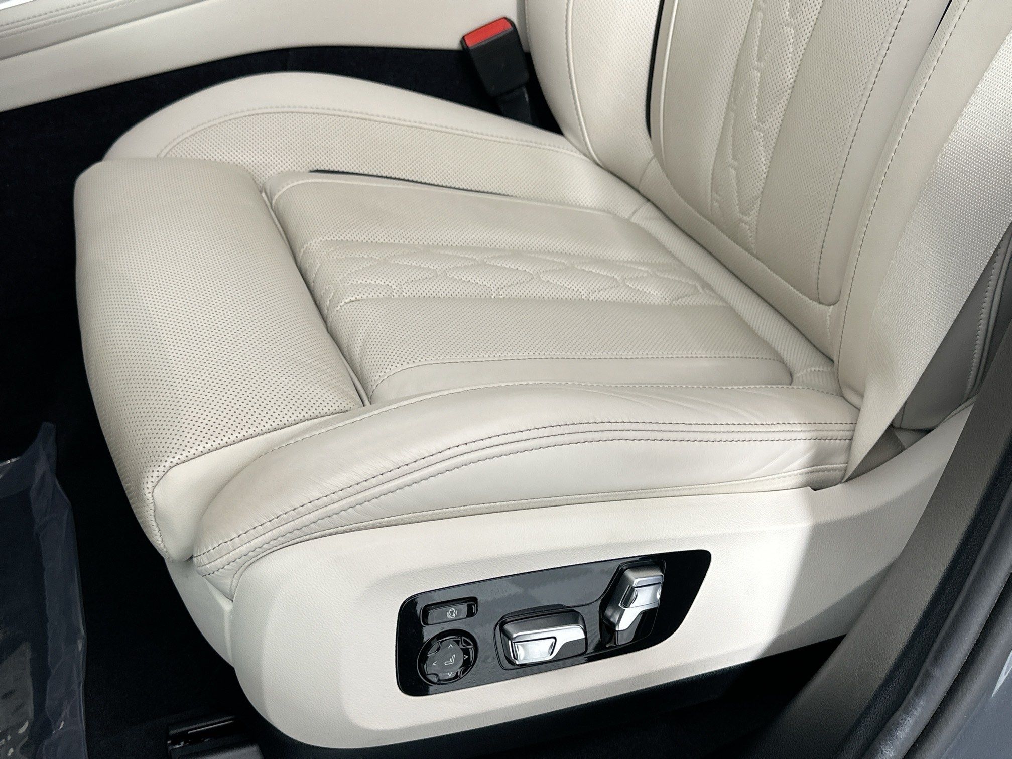 used 2025 BMW X5 car, priced at $59,998