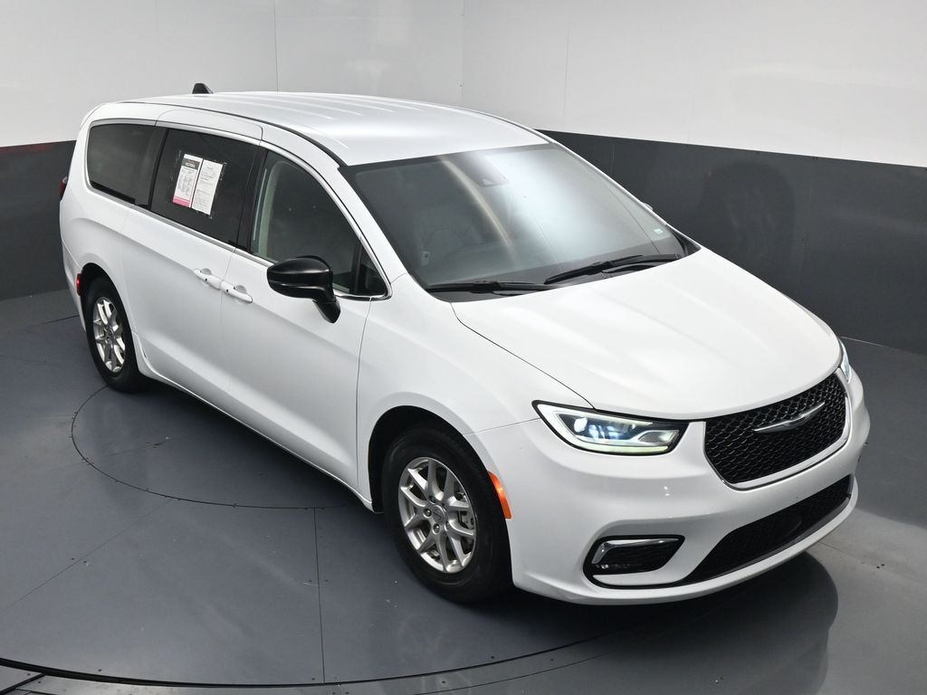 2024 Chrysler Pacifica Touring L White at Texan Dodge Chrysler Jeep Ram