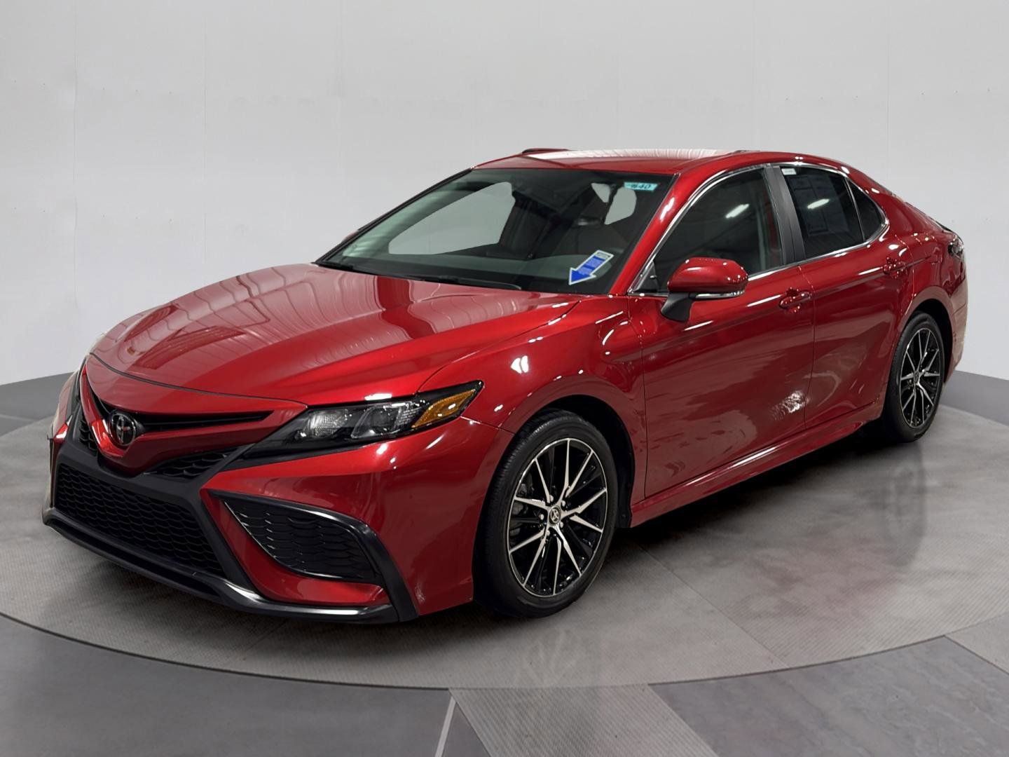 2024 Toyota Camry SE's photo