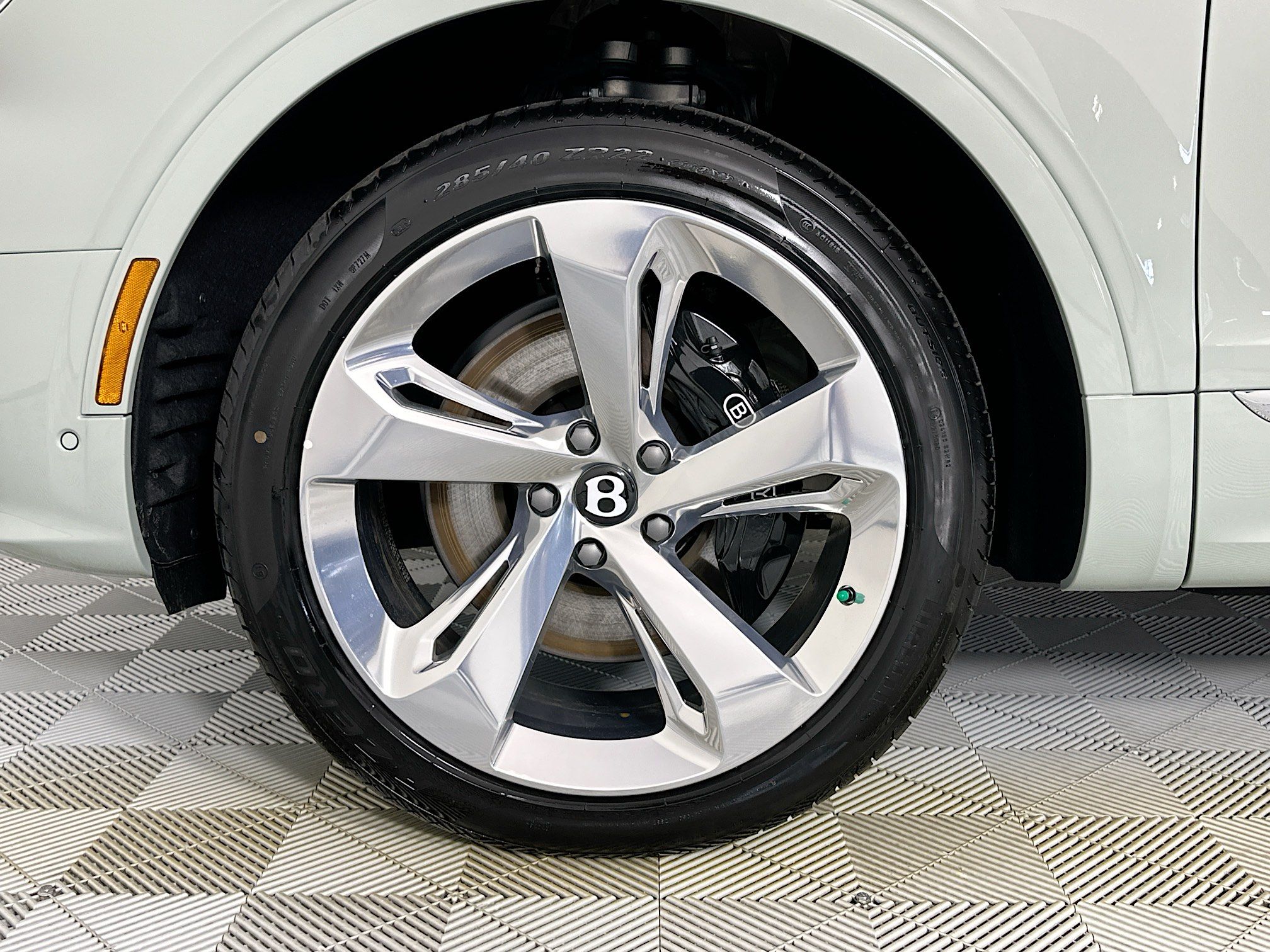 new 2025 Bentley Bentayga car