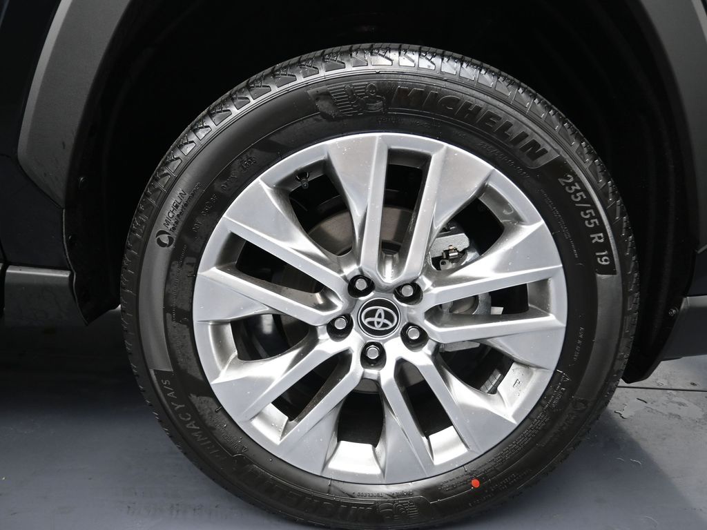 2025 Toyota RAV4 XLE Premium - 4