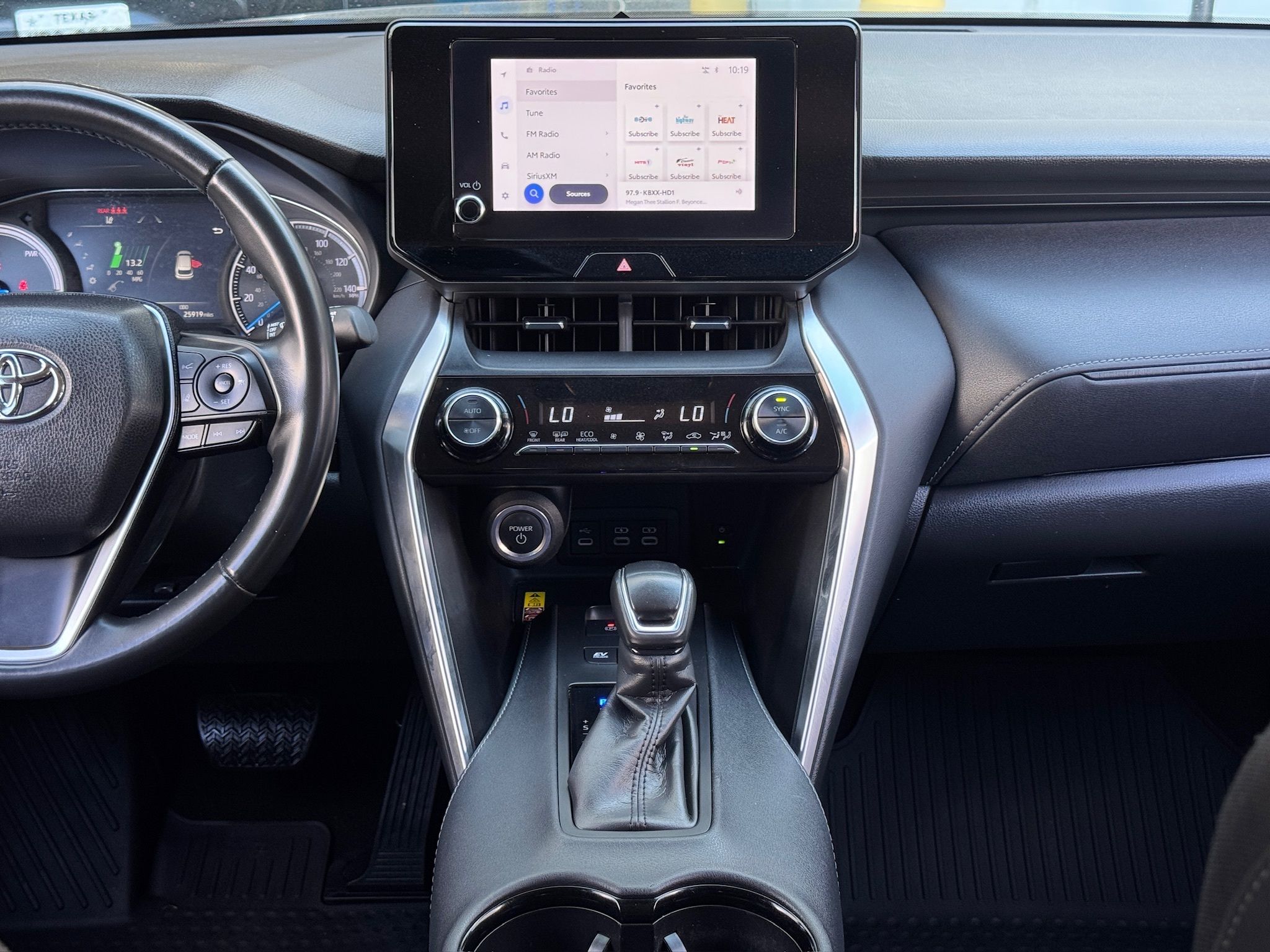 2024 Toyota Venza LE - 3