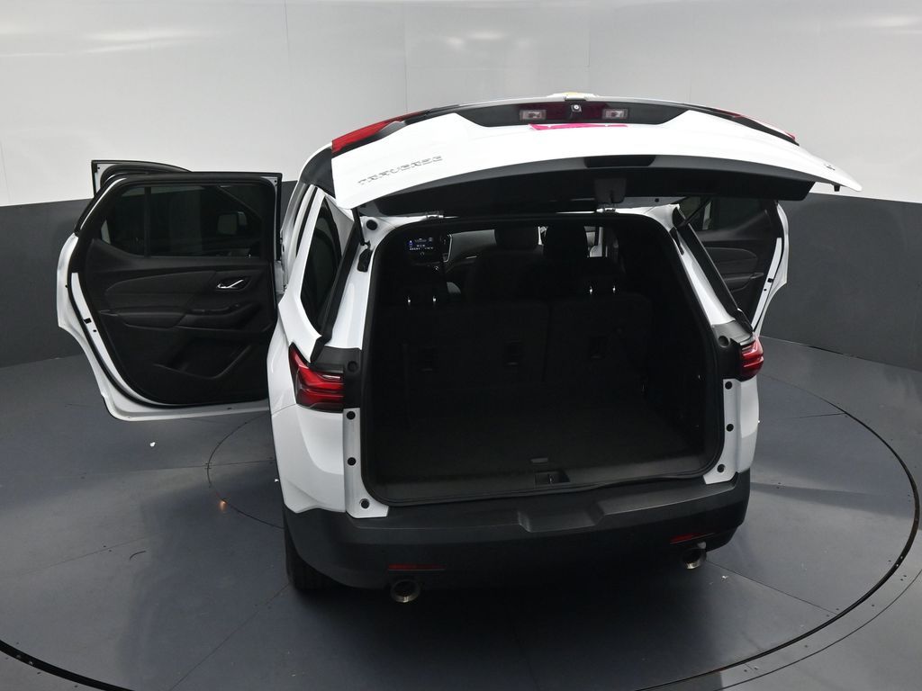 2023 Chevrolet Traverse LT White at AutoSavvy Houston Southwest