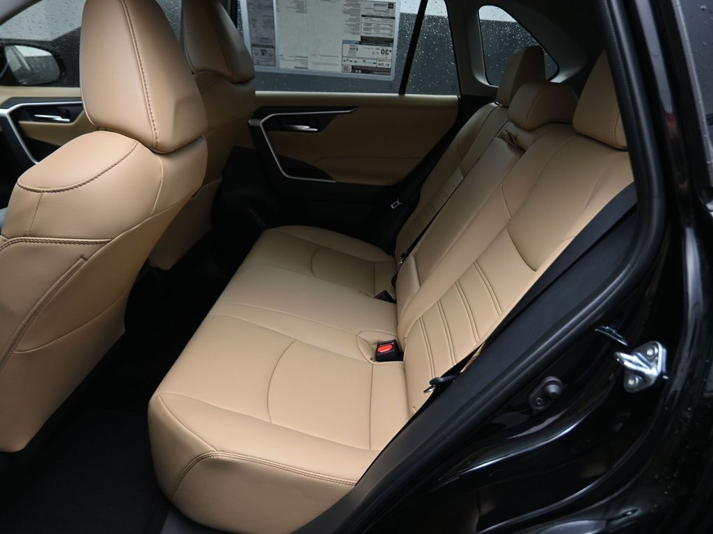 2025 Toyota RAV4 XLE Premium - 10