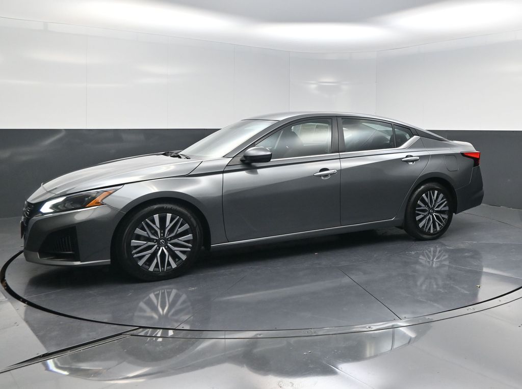2023 Nissan Altima 2.5 SV - 2