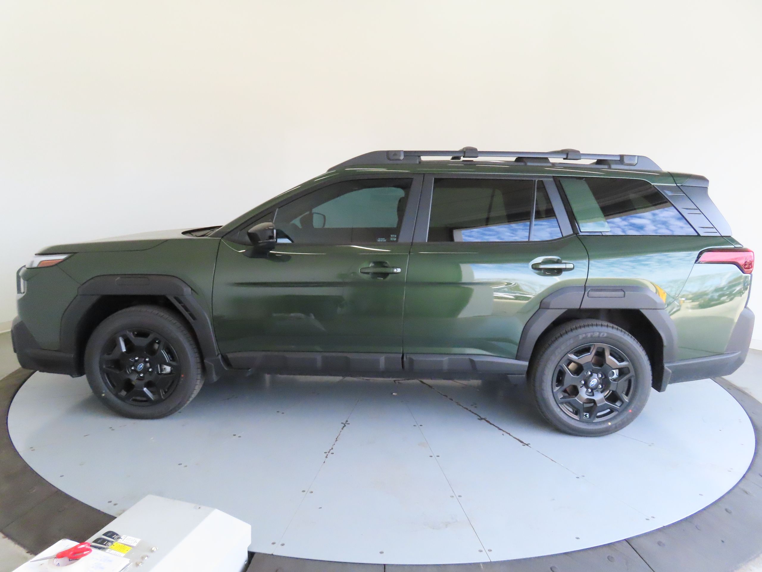 View vehicle photo 7