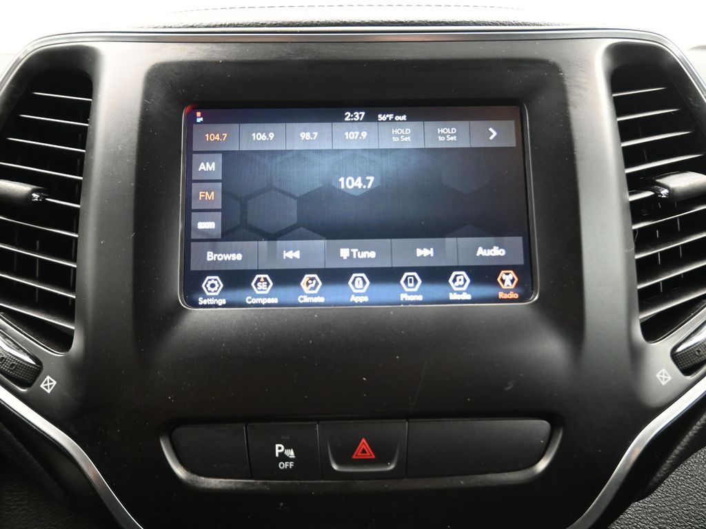 2020 Jeep Cherokee Latitude Black at DeMontrond Auto Country