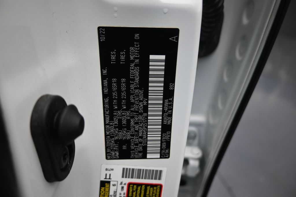 2023 Toyota Highlander Hybrid LE Beige at Gullo Toyota