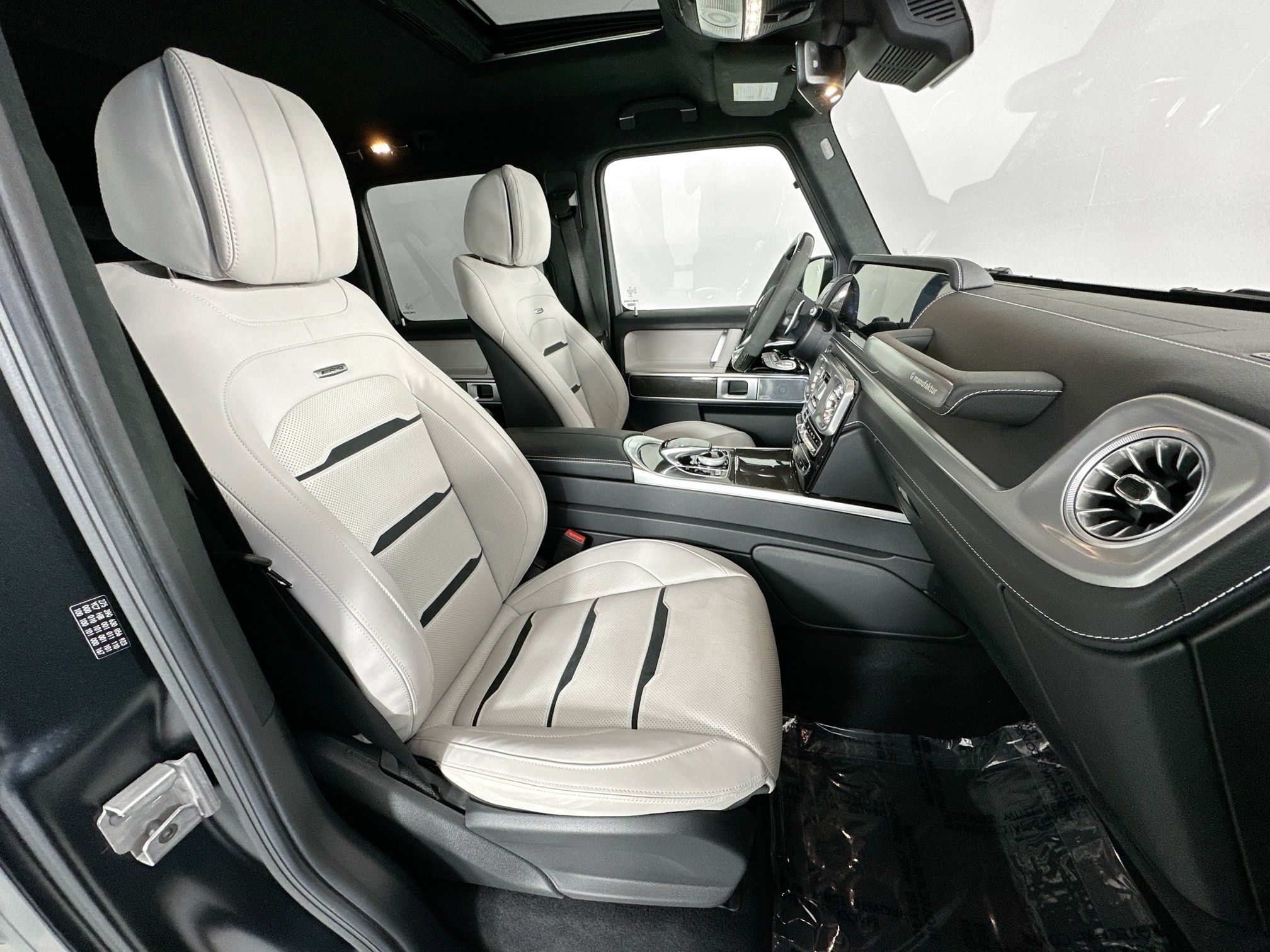 used 2022 Mercedes-Benz G-Class car, priced at $198,998