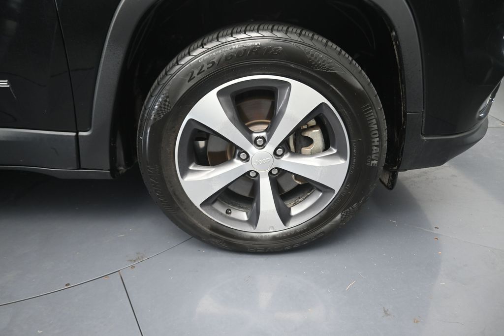 2022 Jeep Cherokee Limited Black at Community Toyota
