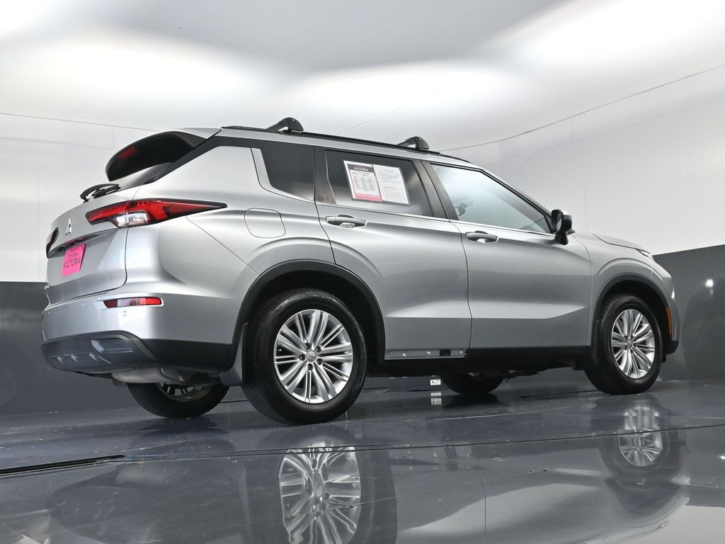 2022 Mitsubishi Outlander ES Silver at Emmons Autoplex