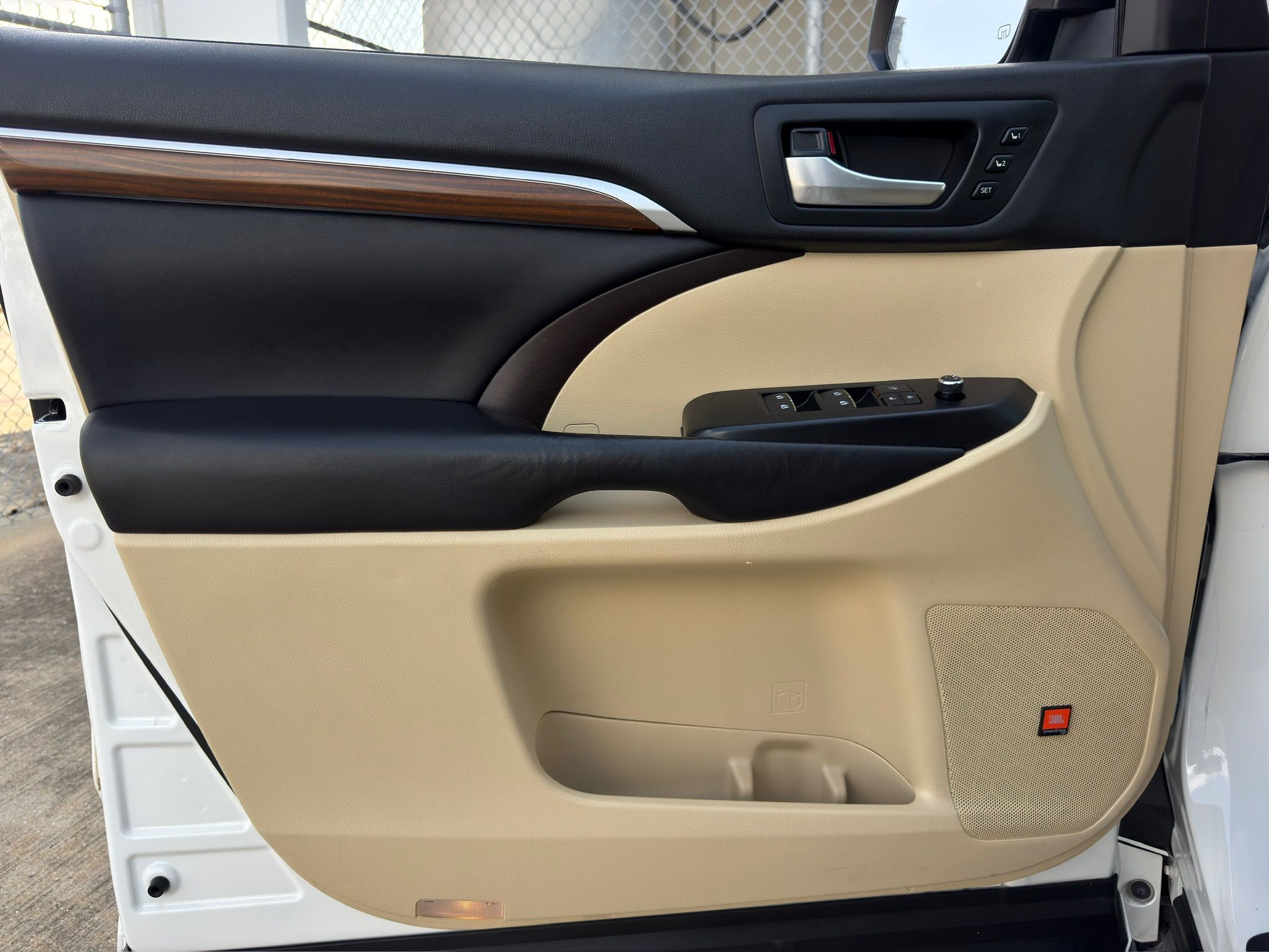 2019 Toyota Highlander Limited Platinum White at Gullo Toyota
