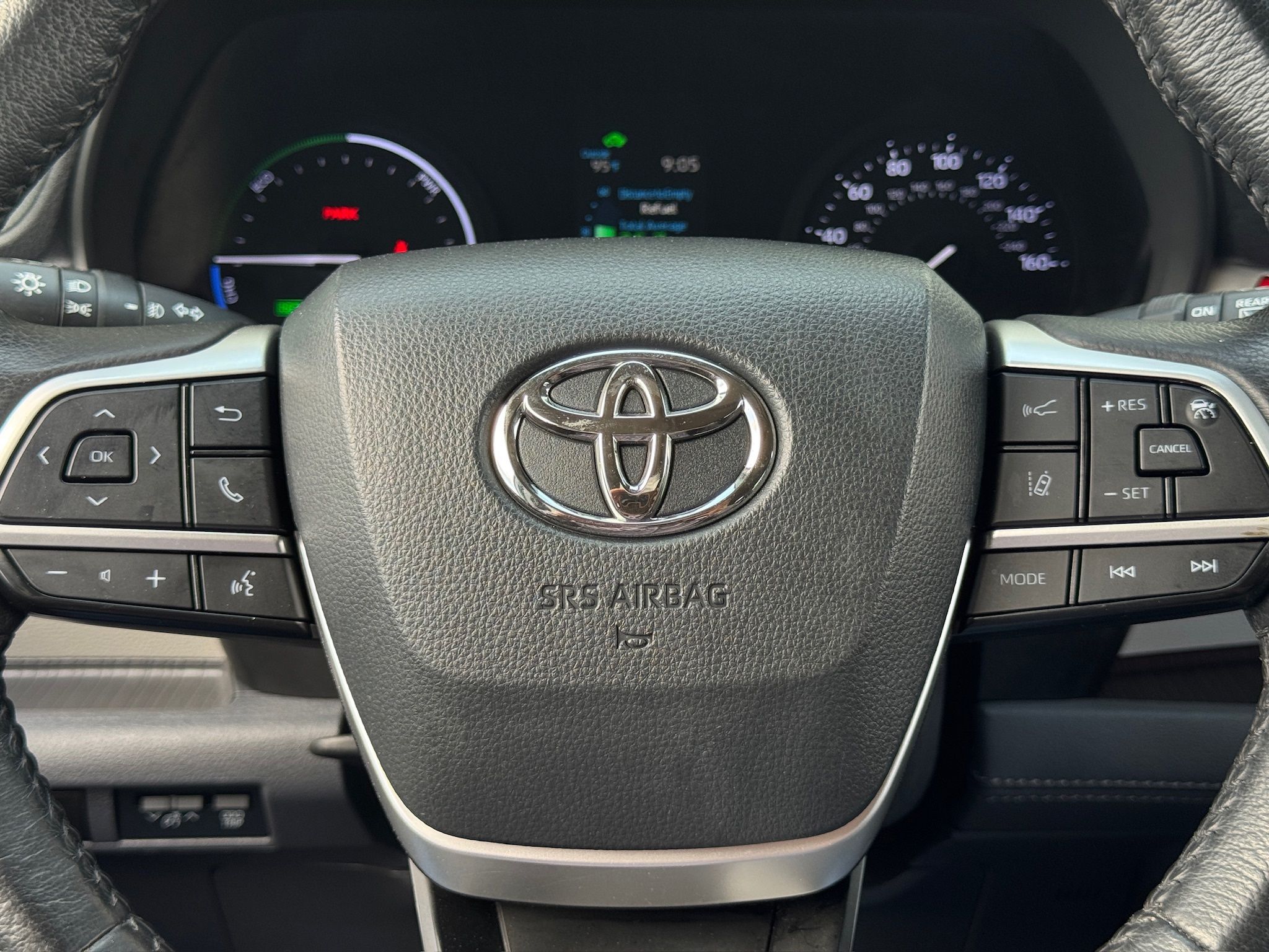 2021 Toyota Sienna XLE - 8