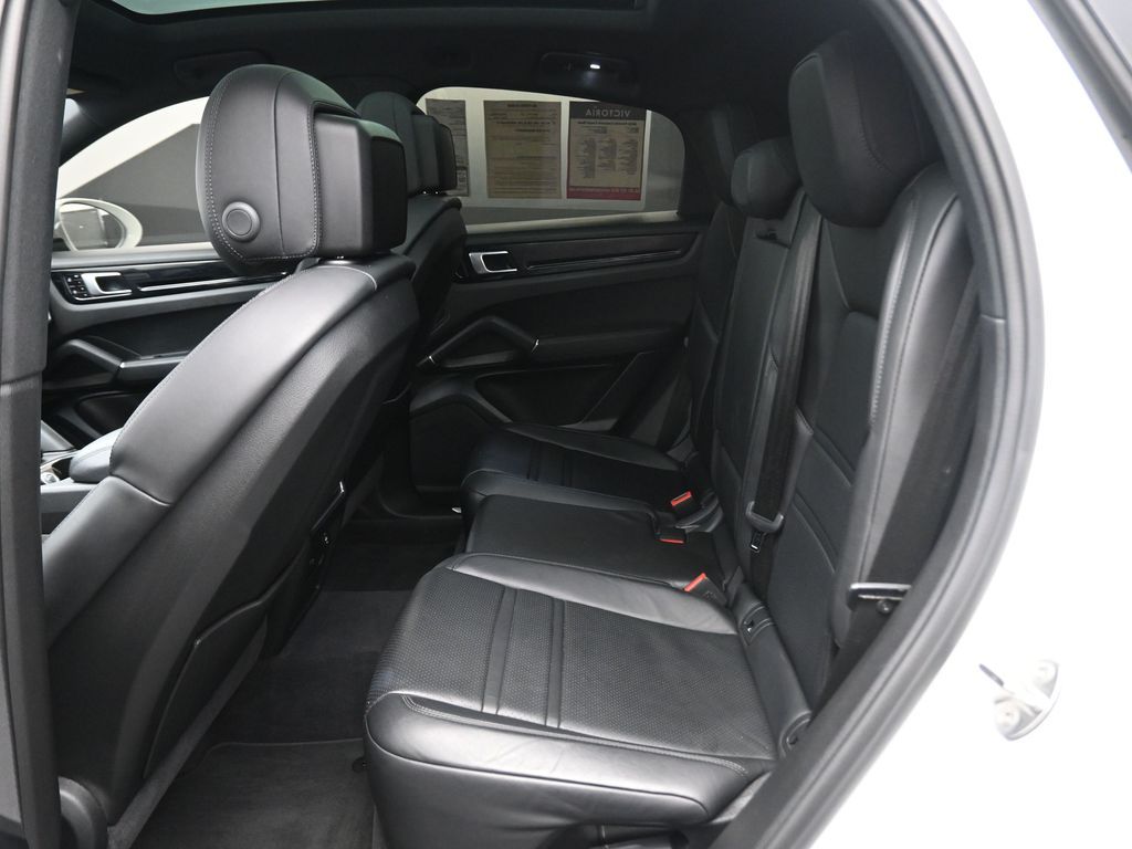 2020 Porsche Cayenne Coupe Base - 11