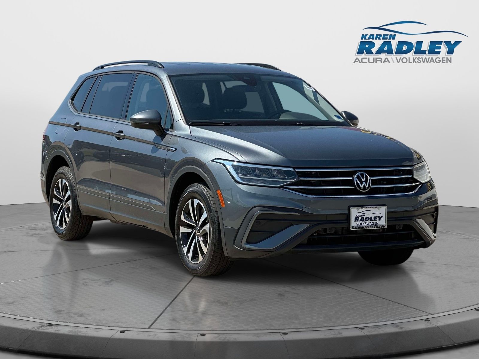 Platinum Gray Metallic 2024 Volkswagen Tiguan SUV / Crossover Front-Wheel Drive 8-Speed Automatic