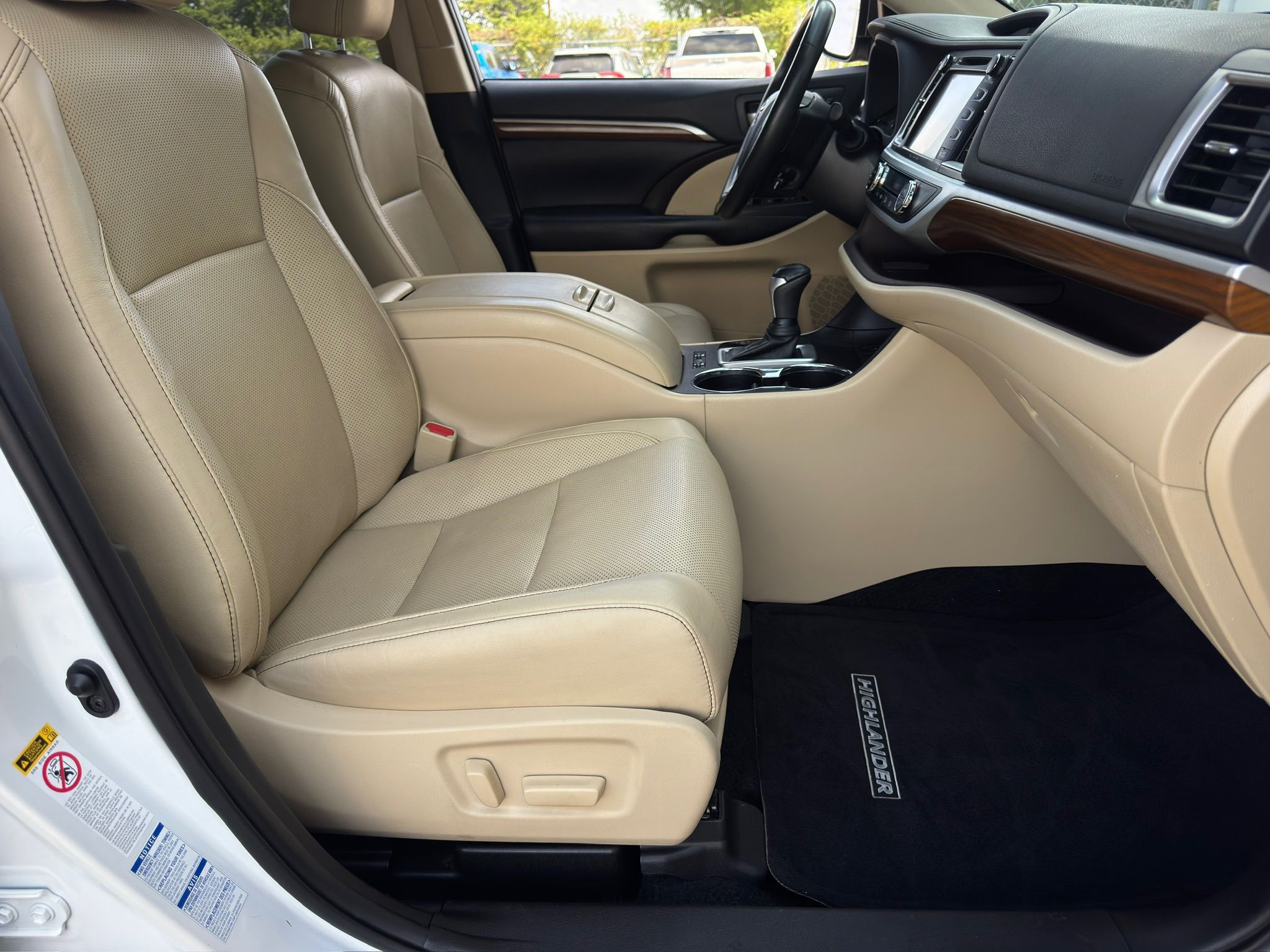 2019 Toyota Highlander Limited Platinum White at Gullo Toyota