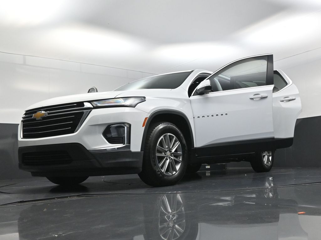 2023 Chevrolet Traverse LT White at AutoSavvy Houston Southwest