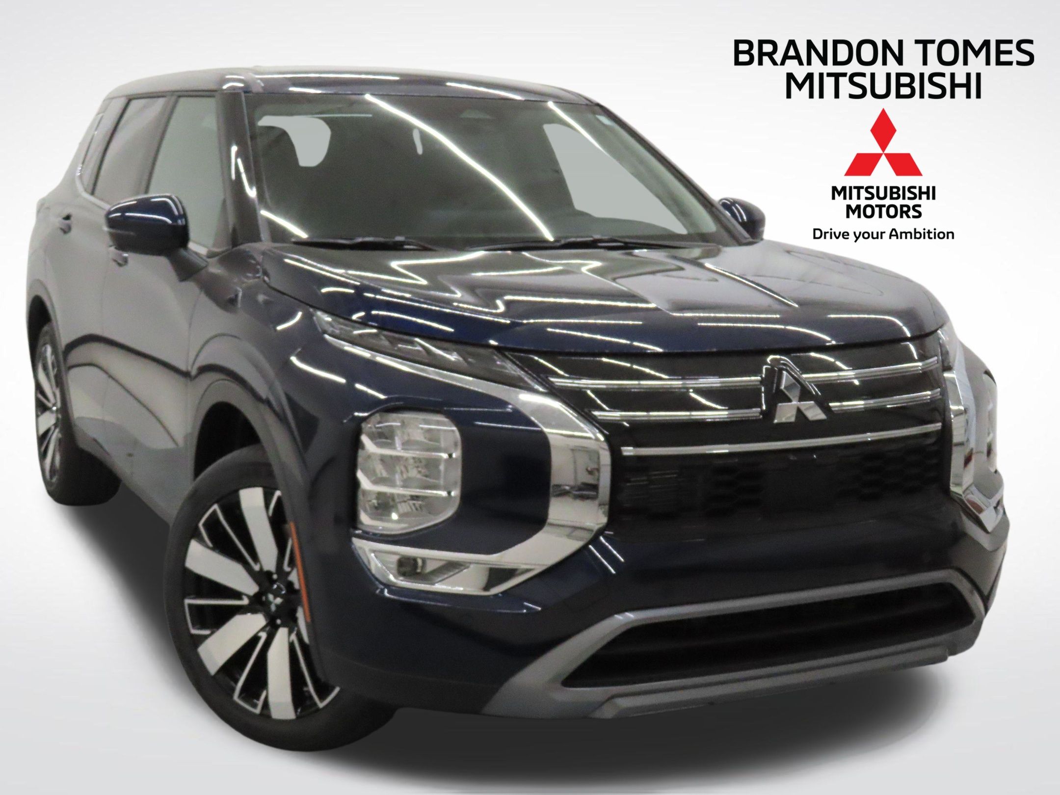 Blue 2026 Mitsubishi Outlander SUV / Crossover Front-Wheel Drive Continuously Variable Transmission
