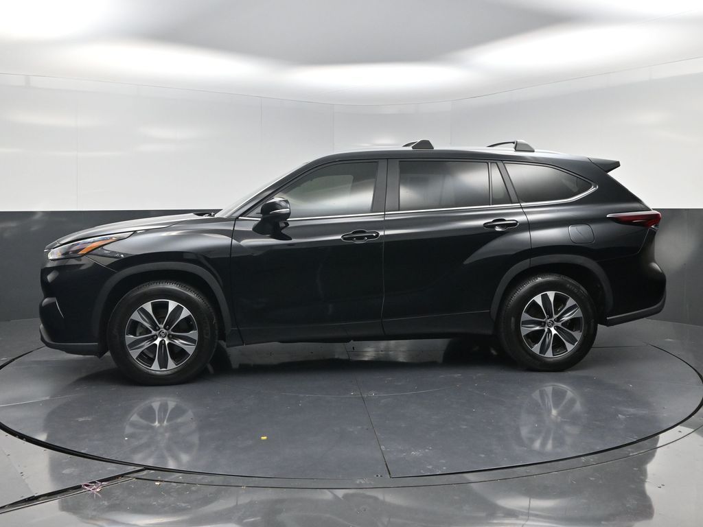 2025 Toyota Highlander XLE Black at Toyota of Victoria