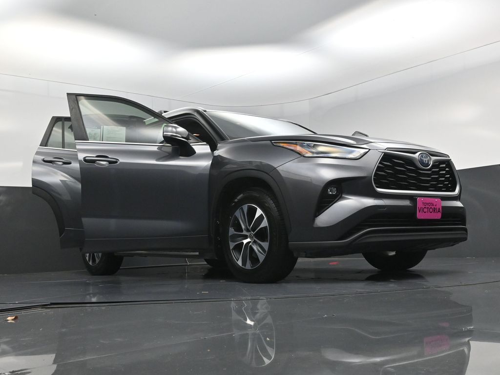 2023 Toyota Highlander Hybrid XLE Gray at Toyota of Victoria