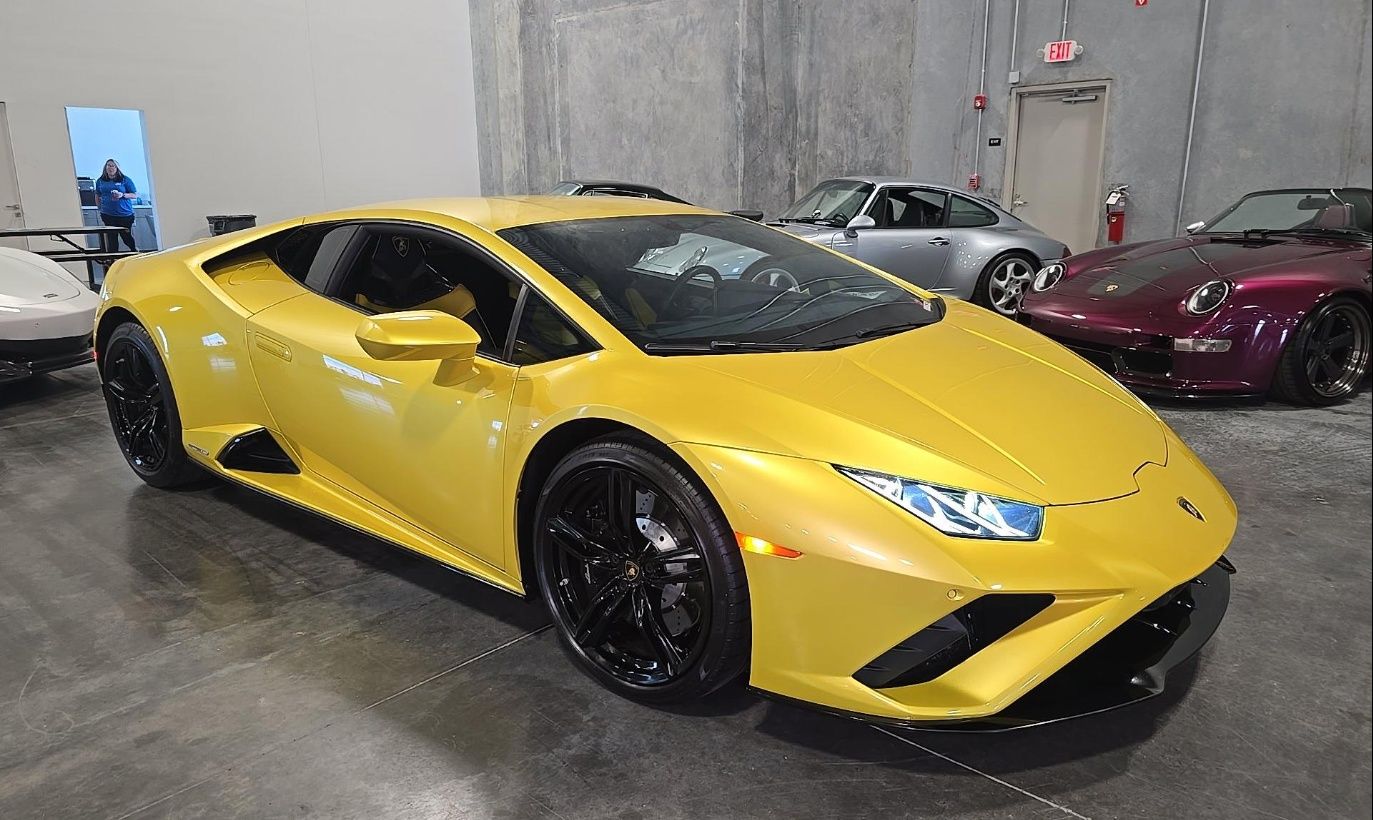 Giallo Belenus Pearl 2020 Lamborghini Huracan Coupe Rear-Wheel Drive 7-Speed Manual