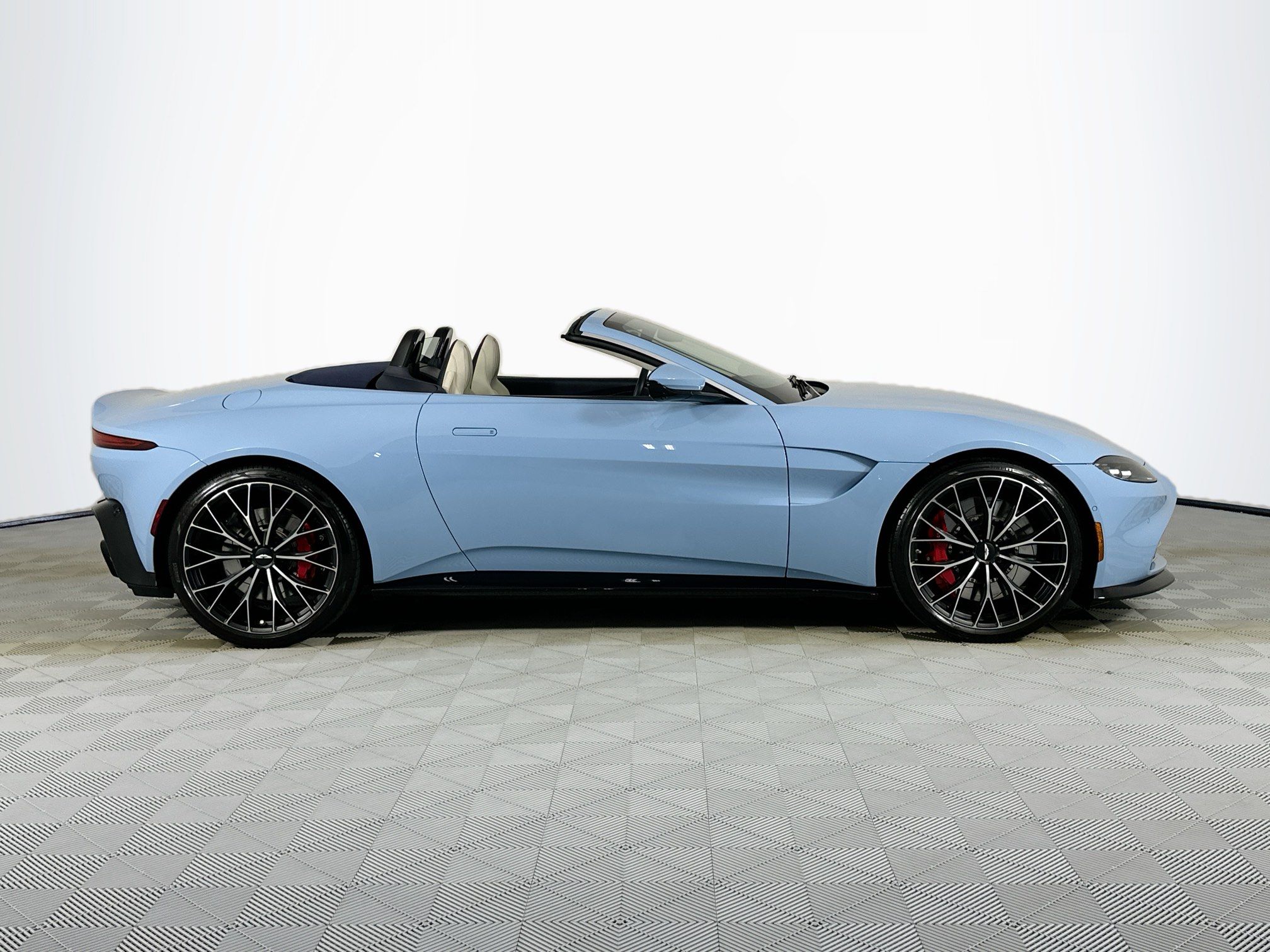used 2023 Aston Martin Vantage car, priced at $159,998