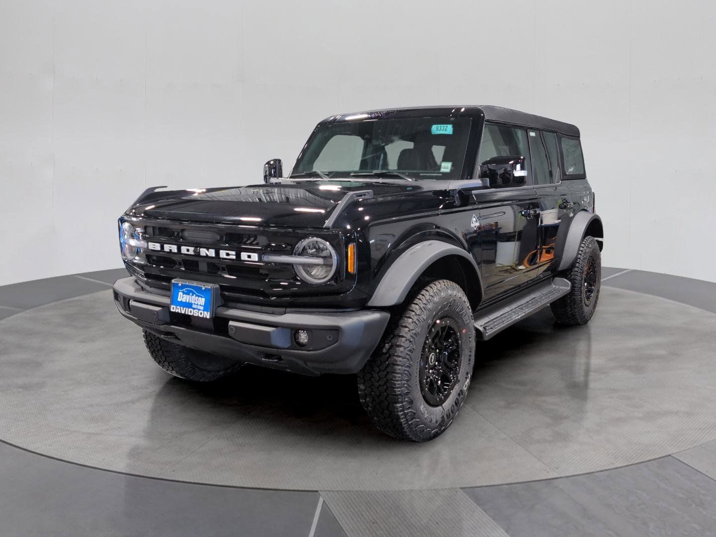 2025 Ford Bronco 4-Door Outer Banks