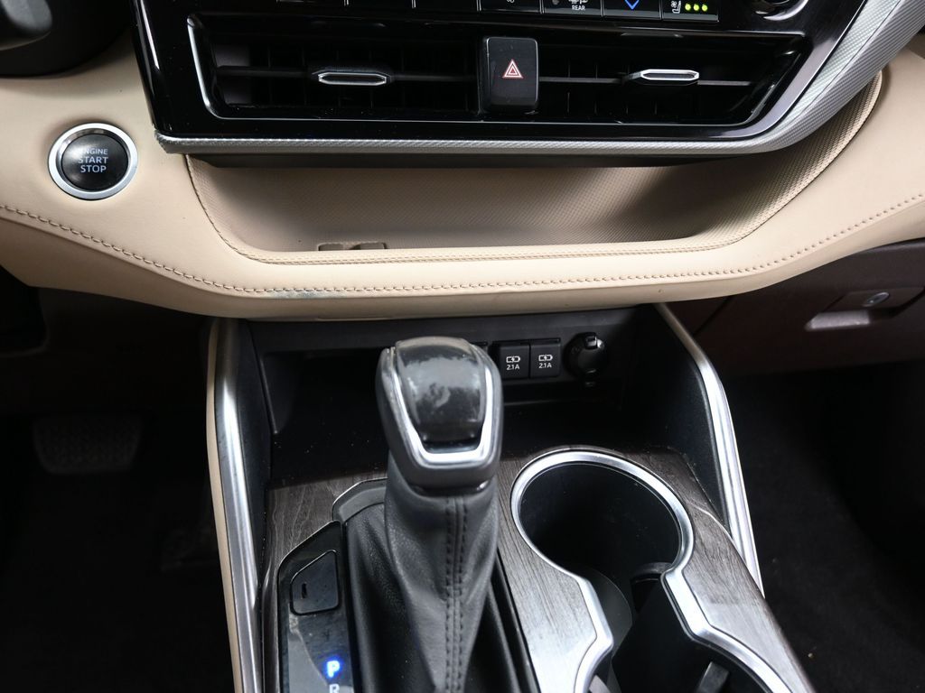 2021 Toyota Highlander Platinum Brown at Toyota of Victoria