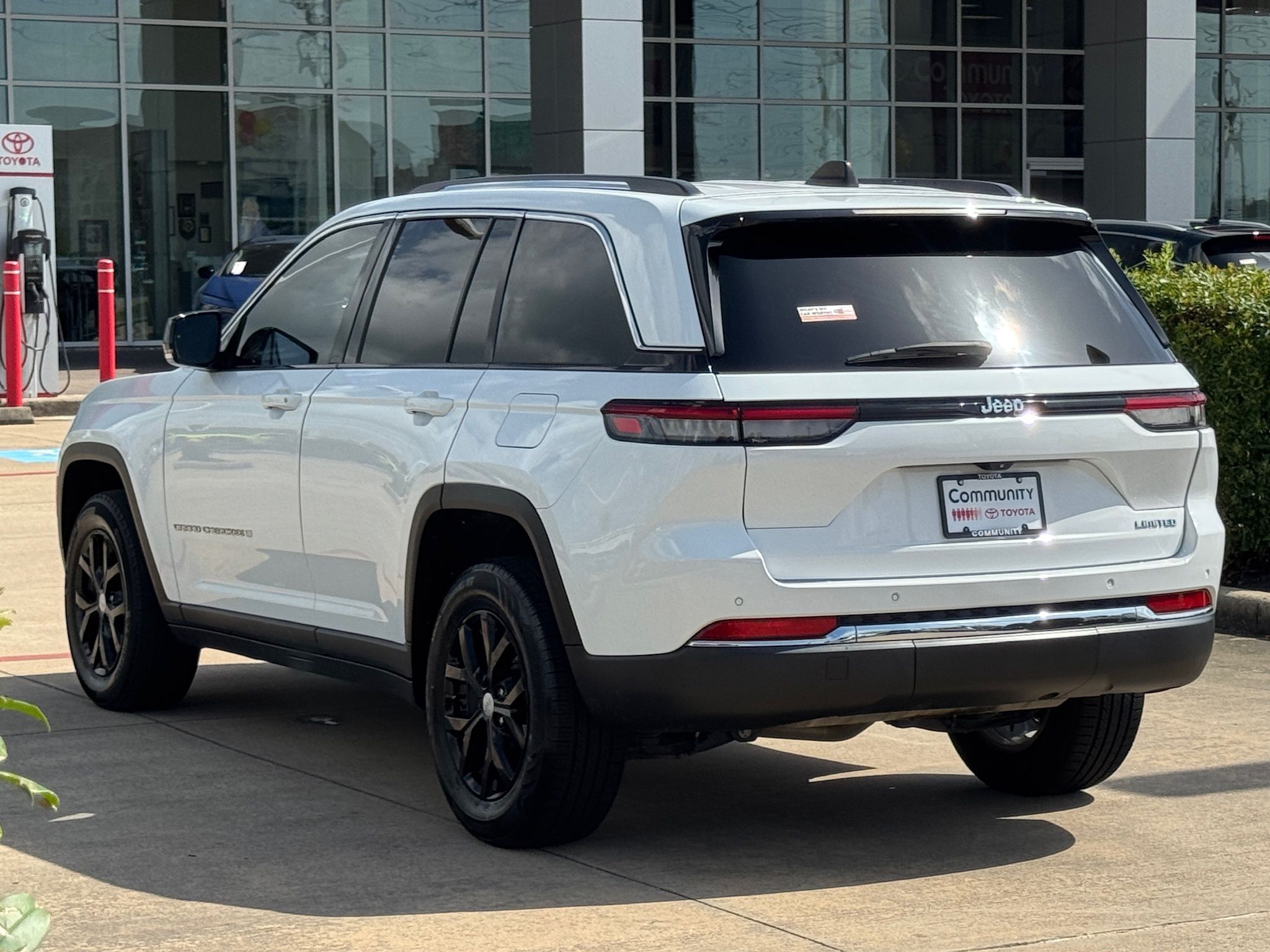 2023 Jeep Grand Cherokee Limited White at River Oaks CDJR