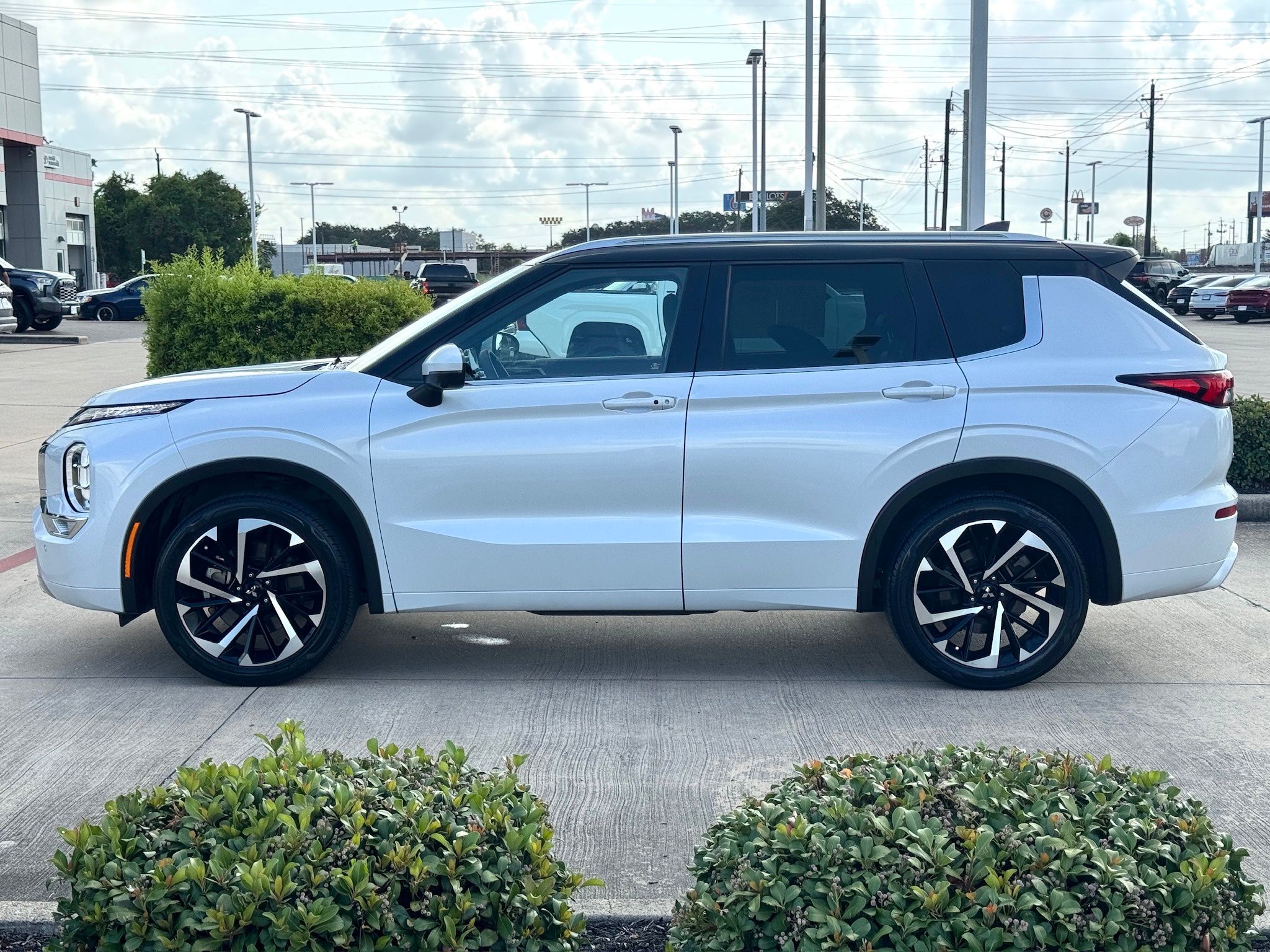 2023 Mitsubishi Outlander SEL  at North Houston Mitsubishi