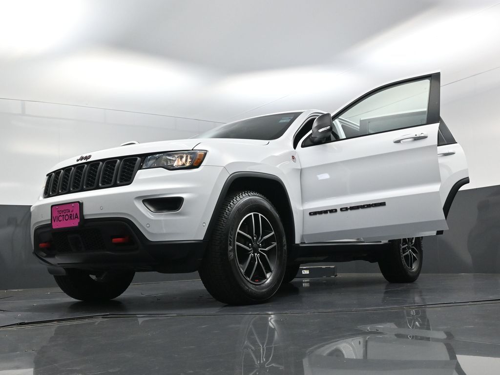 2019 Jeep Grand Cherokee Trailhawk White at Genesis of Spring