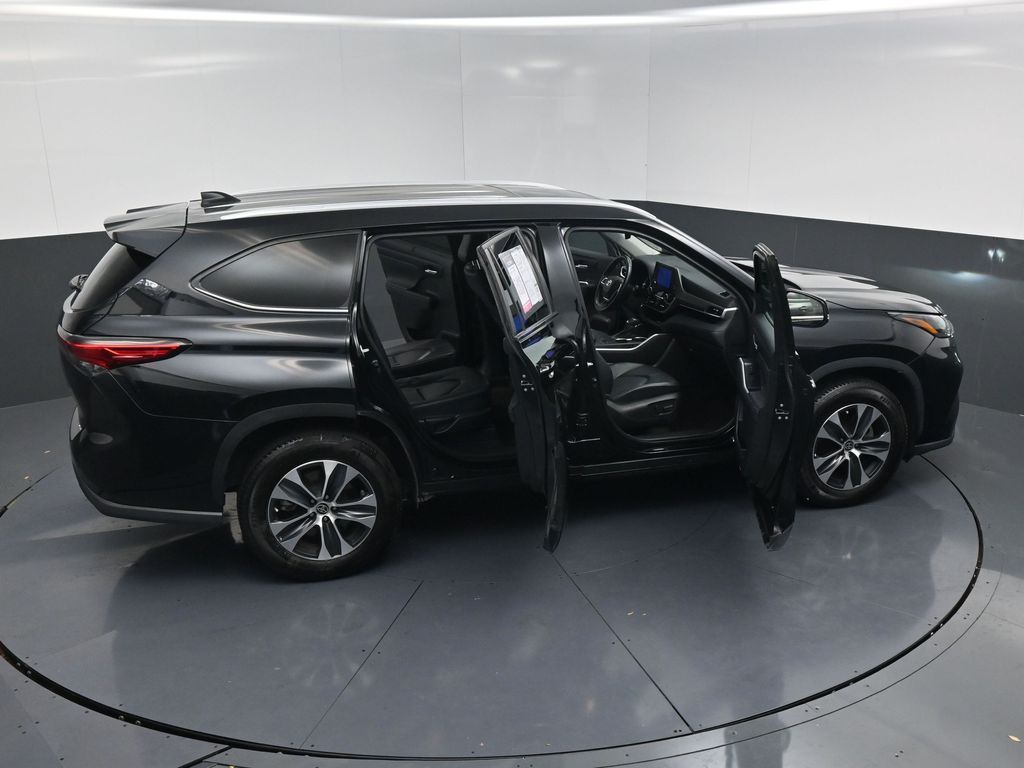 2023 Toyota Highlander XLE Black at Classic Elite Chevrolet Sugar Land