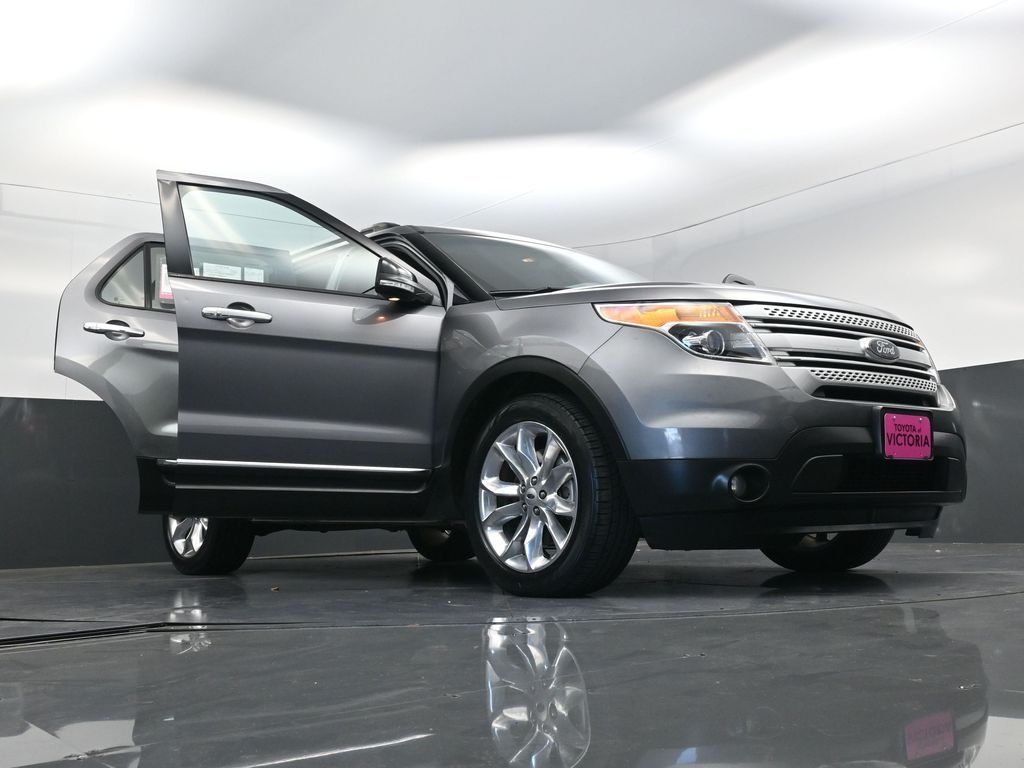 2013 Ford Explorer XLT Gray at Superior Kia