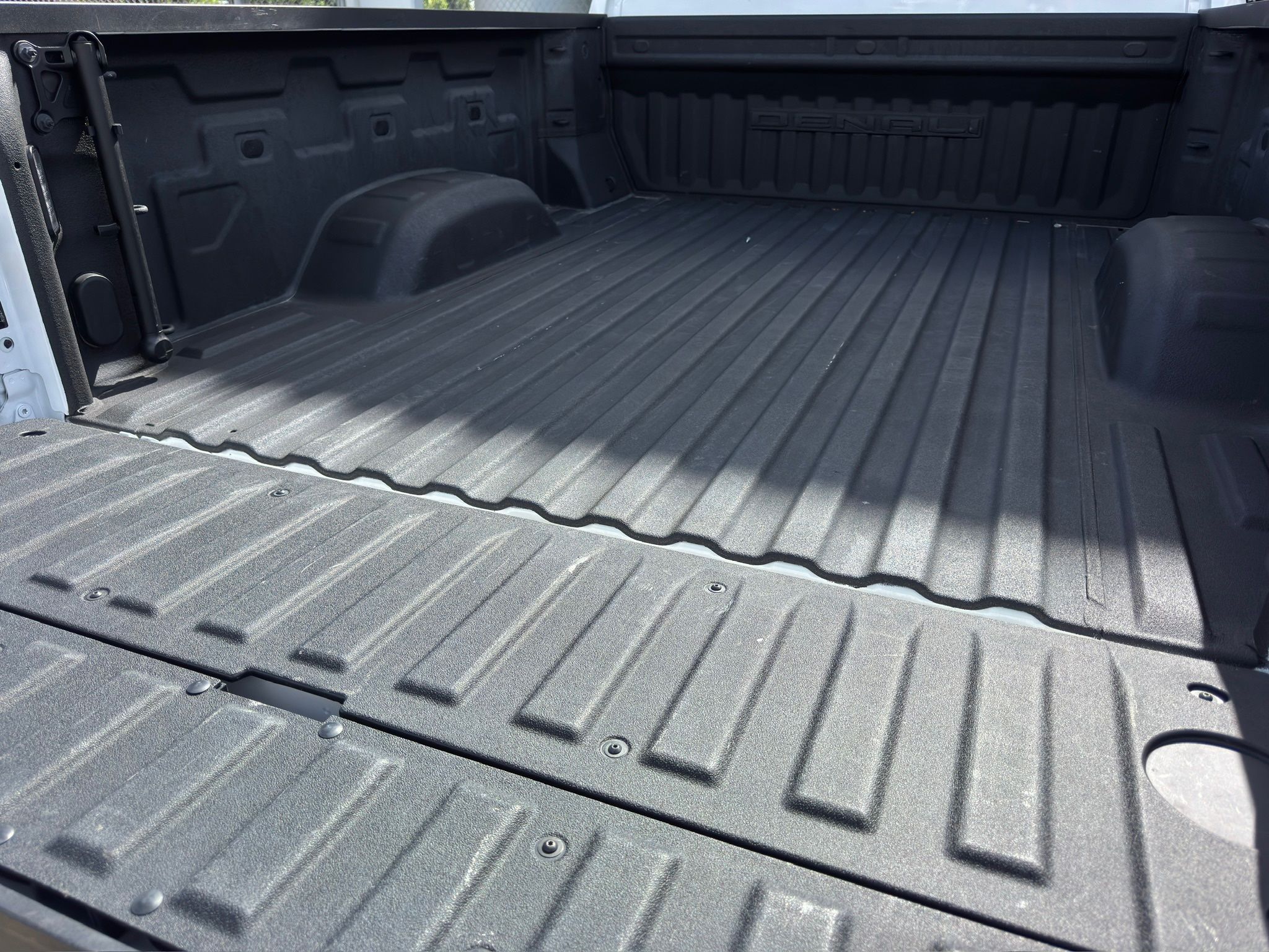 2024 GMC Sierra 2500HD Denali Ultimate White at South Houston Nissan