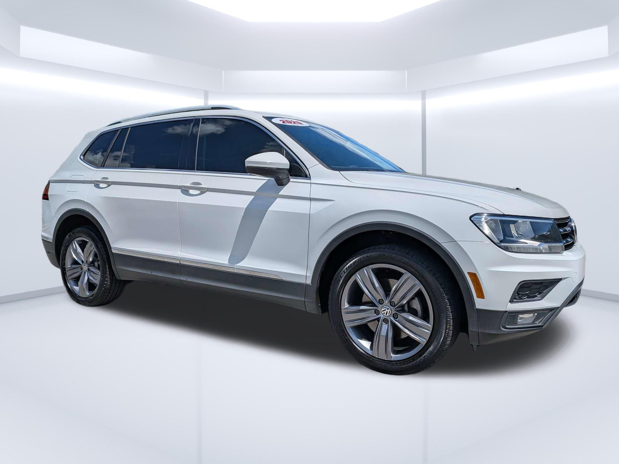 2020 Volkswagen Tiguan 2.0T SEL's photo