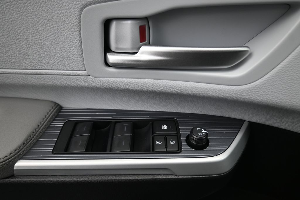 2026 Toyota Sienna XLE - 11