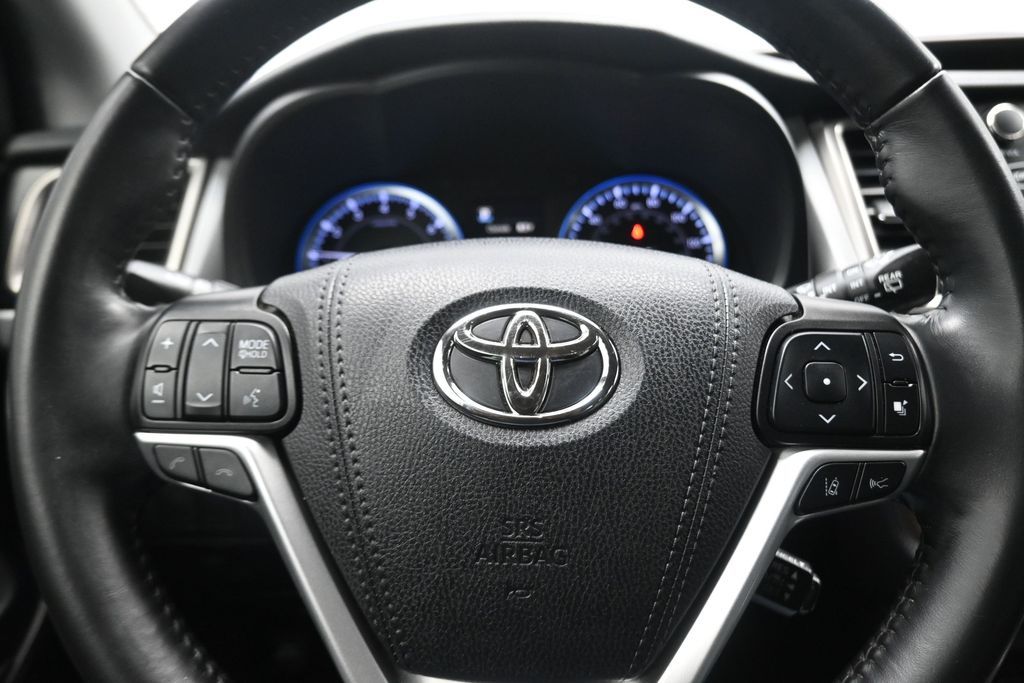 2019 Toyota Highlander XLE Silver at DeMontrond Mazda