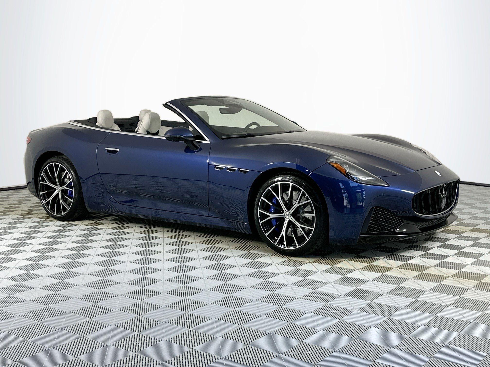 new 2026 Maserati GranCabrio car, priced at $171,825